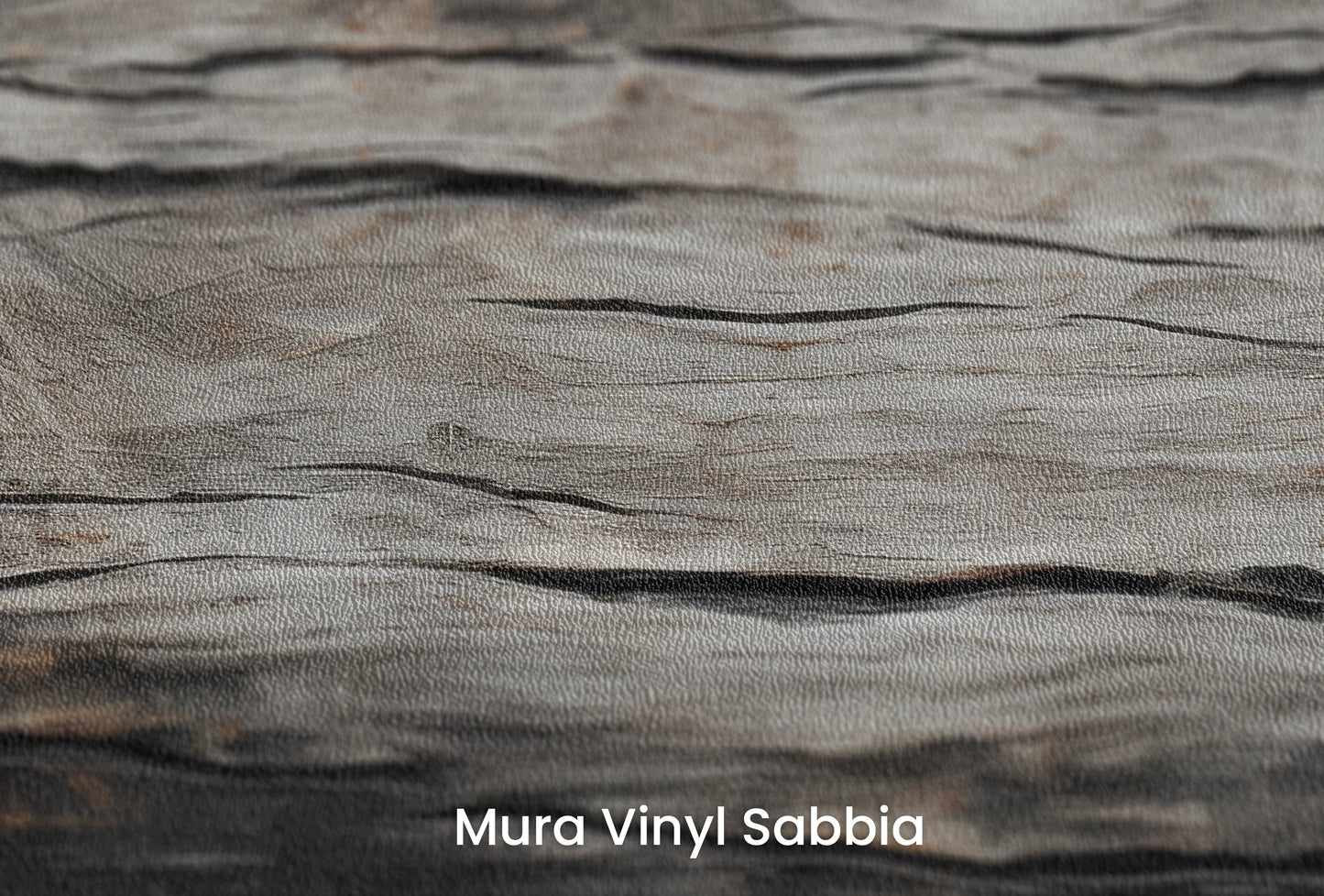 Zbliżenie na artystyczną fototapetę o nazwie Charred Wood na podłożu Mura Vinyl Sabbia struktura grubego ziarna piasku.