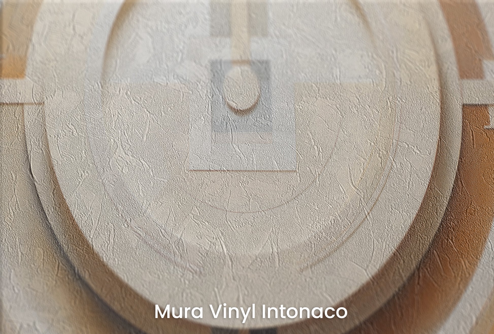 Zbliżenie na artystyczną fototapetę o nazwie CUBIST CONCENTRIC SPLENDOR na podłożu Mura Vinyl Intonaco - struktura tartego tynku.