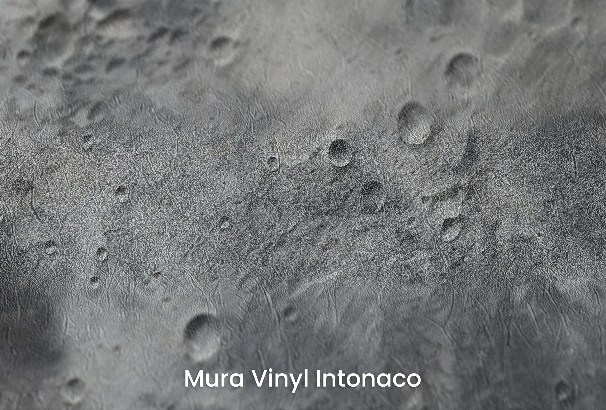 Zbliżenie na artystyczną fototapetę o nazwie Mercury's Surface na podłożu Mura Vinyl Intonaco - struktura tartego tynku.