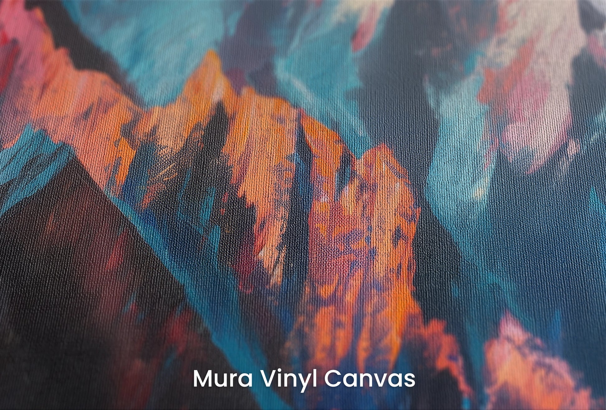 Zbliżenie na artystyczną fototapetę o nazwie Colorful Summit na podłożu Mura Vinyl Canvas - faktura naturalnego płótna.