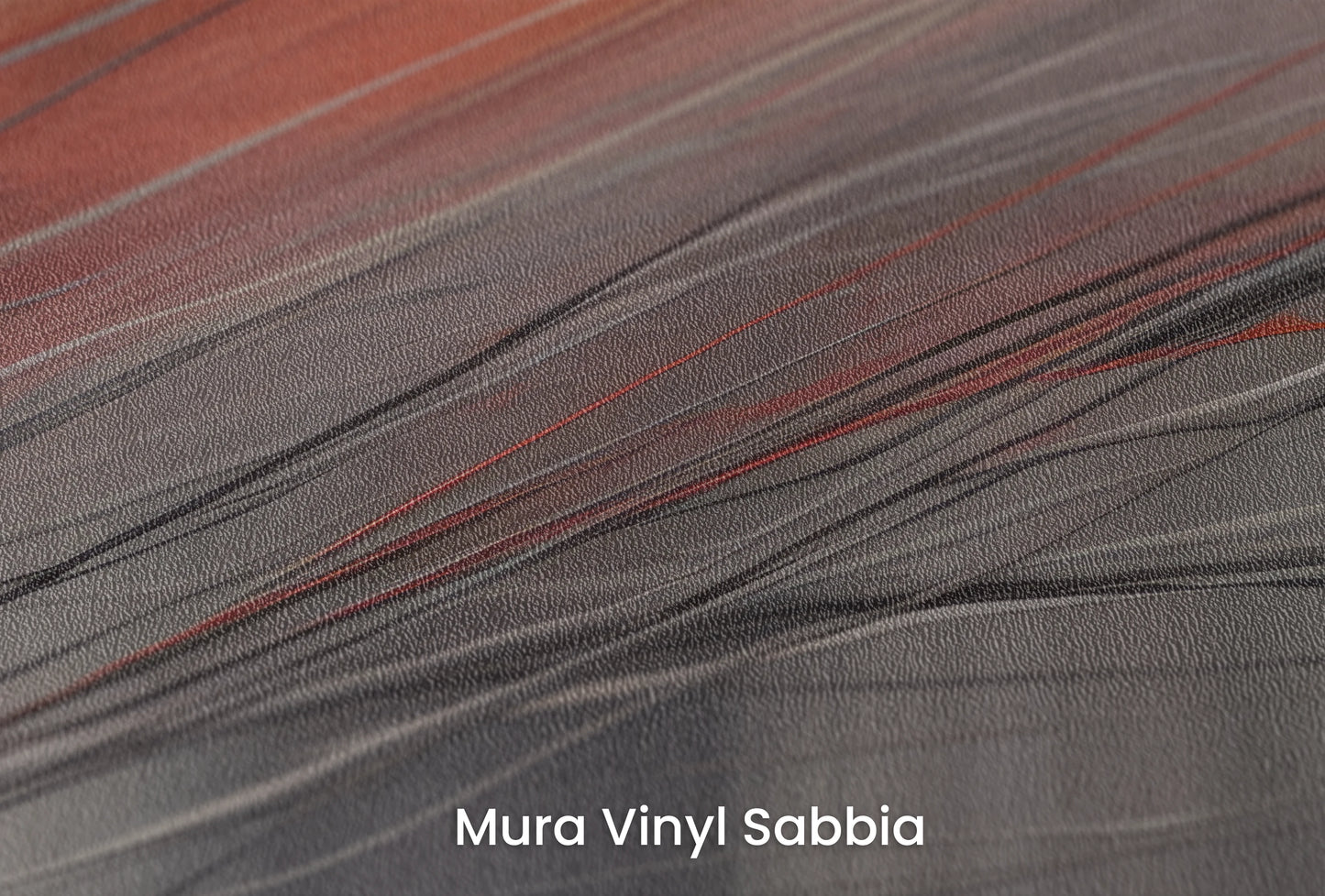Zbliżenie na artystyczną fototapetę o nazwie Aurora Silk na podłożu Mura Vinyl Sabbia struktura grubego ziarna piasku.