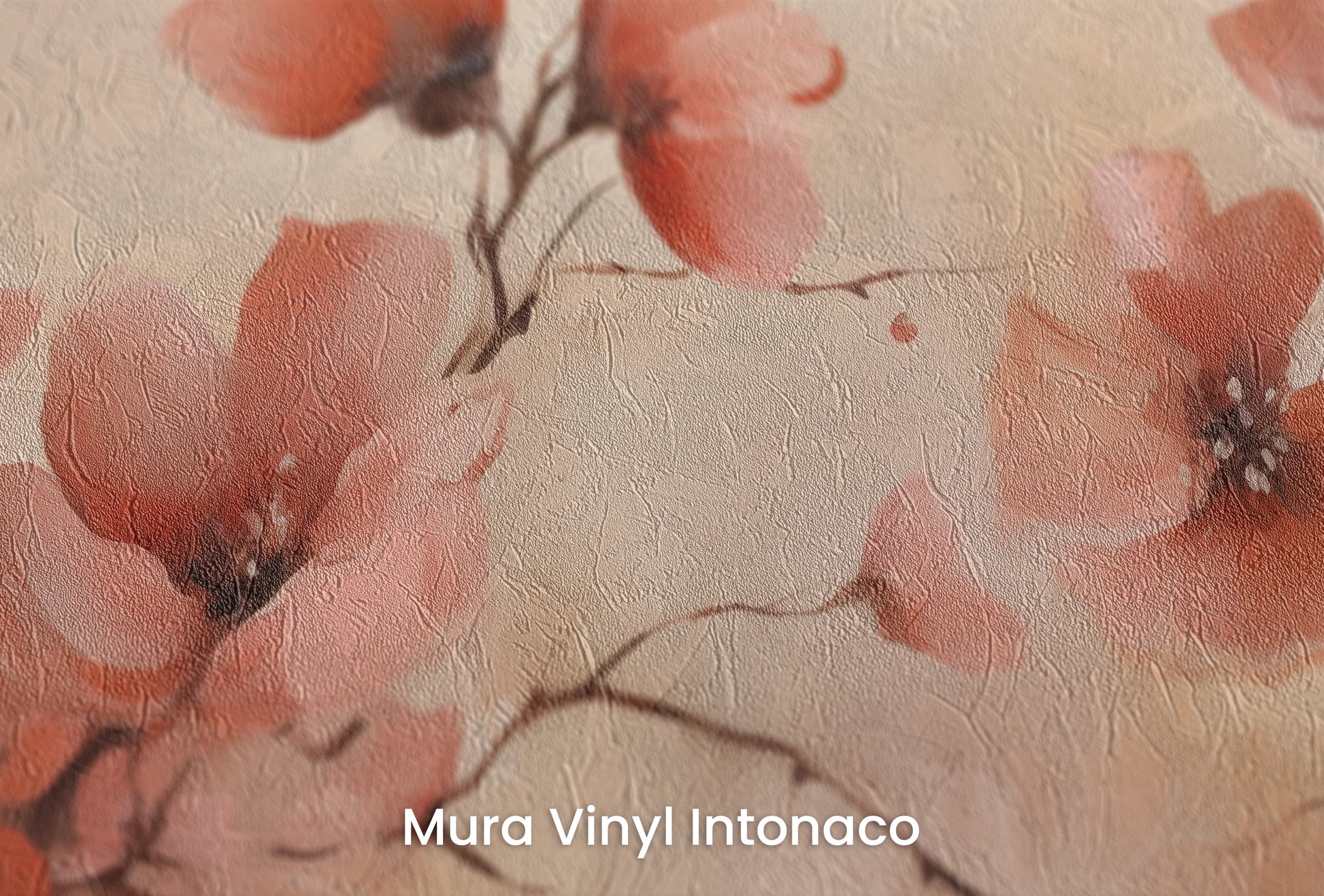 Zbliżenie na artystyczną fototapetę o nazwie Blush Petals na podłożu Mura Vinyl Intonaco - struktura tartego tynku.