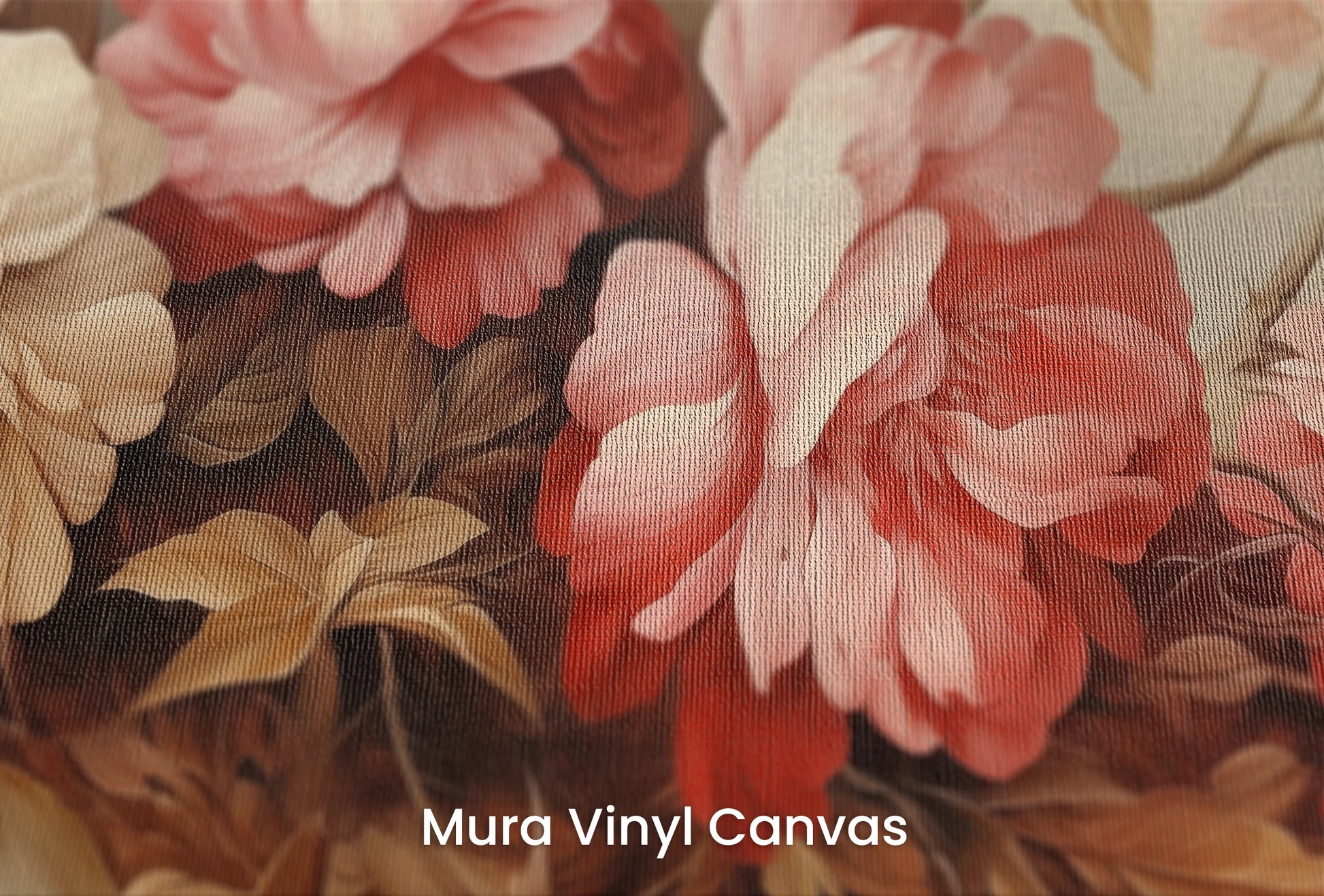 Zbliżenie na artystyczną fototapetę o nazwie Warm Floral Embrace na podłożu Mura Vinyl Canvas - faktura naturalnego płótna.