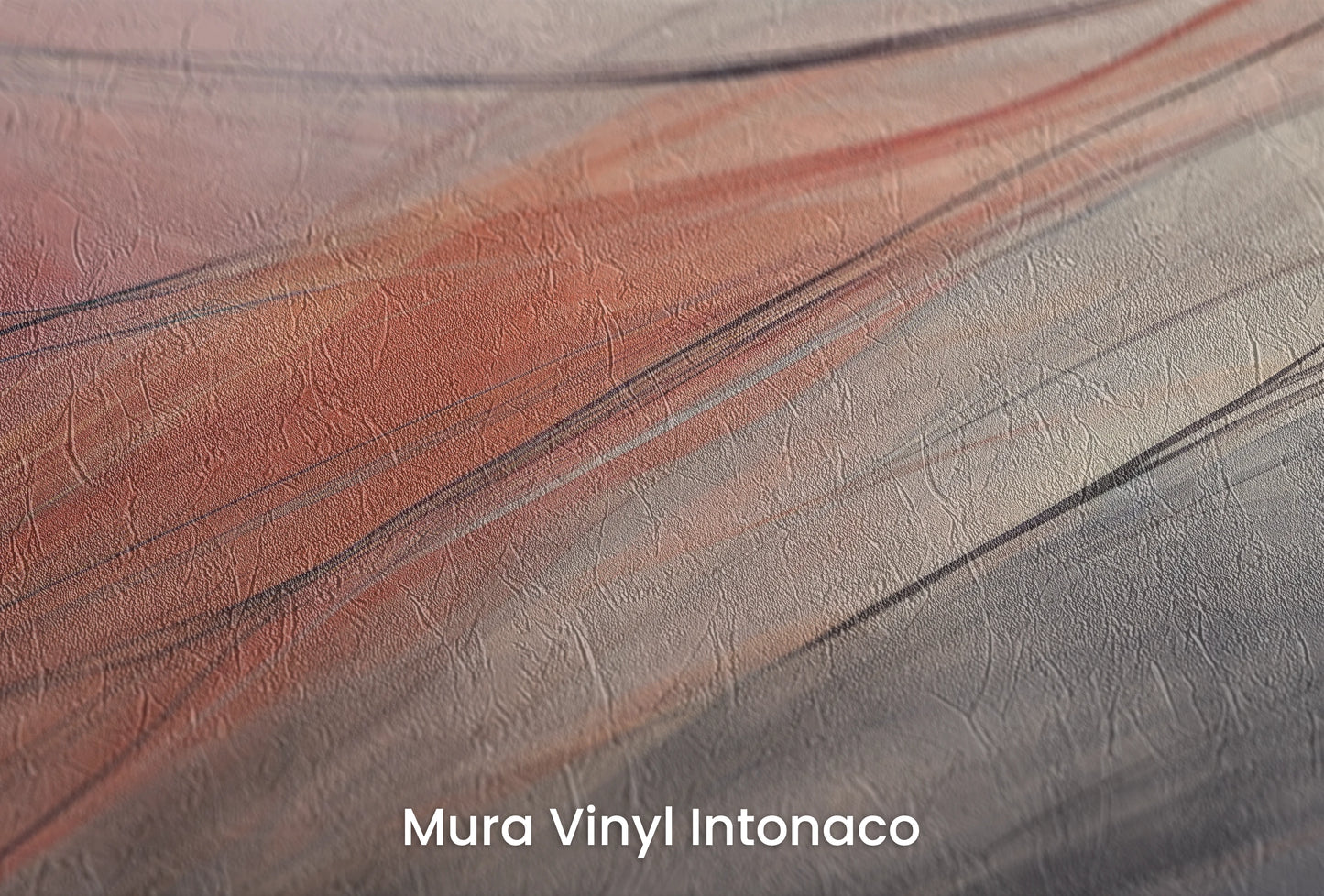 Zbliżenie na artystyczną fototapetę o nazwie Crimson Stream na podłożu Mura Vinyl Intonaco - struktura tartego tynku.