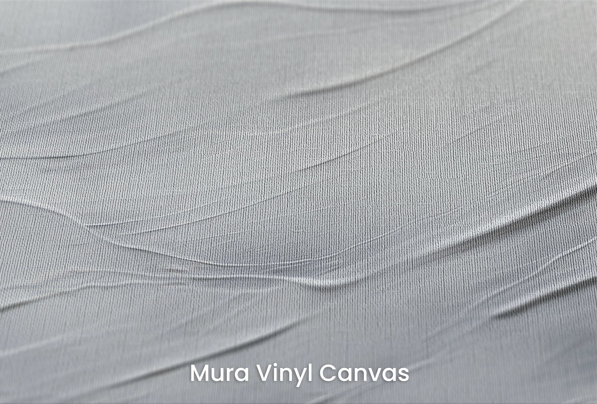 Zbliżenie na artystyczną fototapetę o nazwie Tranquil Current na podłożu Mura Vinyl Canvas - faktura naturalnego płótna.