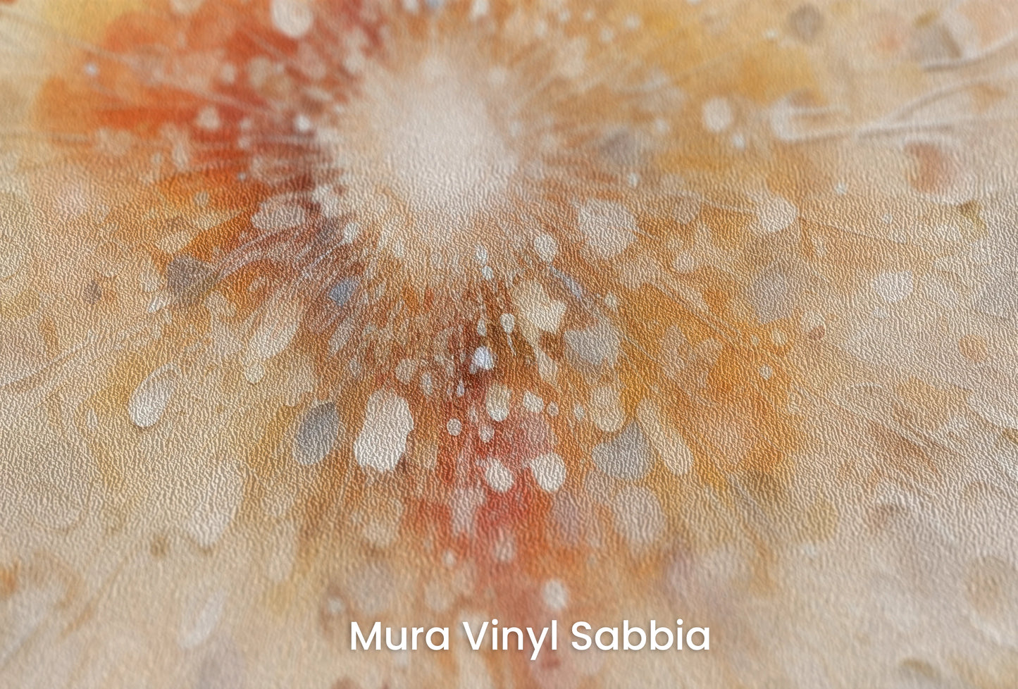 Zbliżenie na artystyczną fototapetę o nazwie Desert Bloom na podłożu Mura Vinyl Sabbia struktura grubego ziarna piasku.