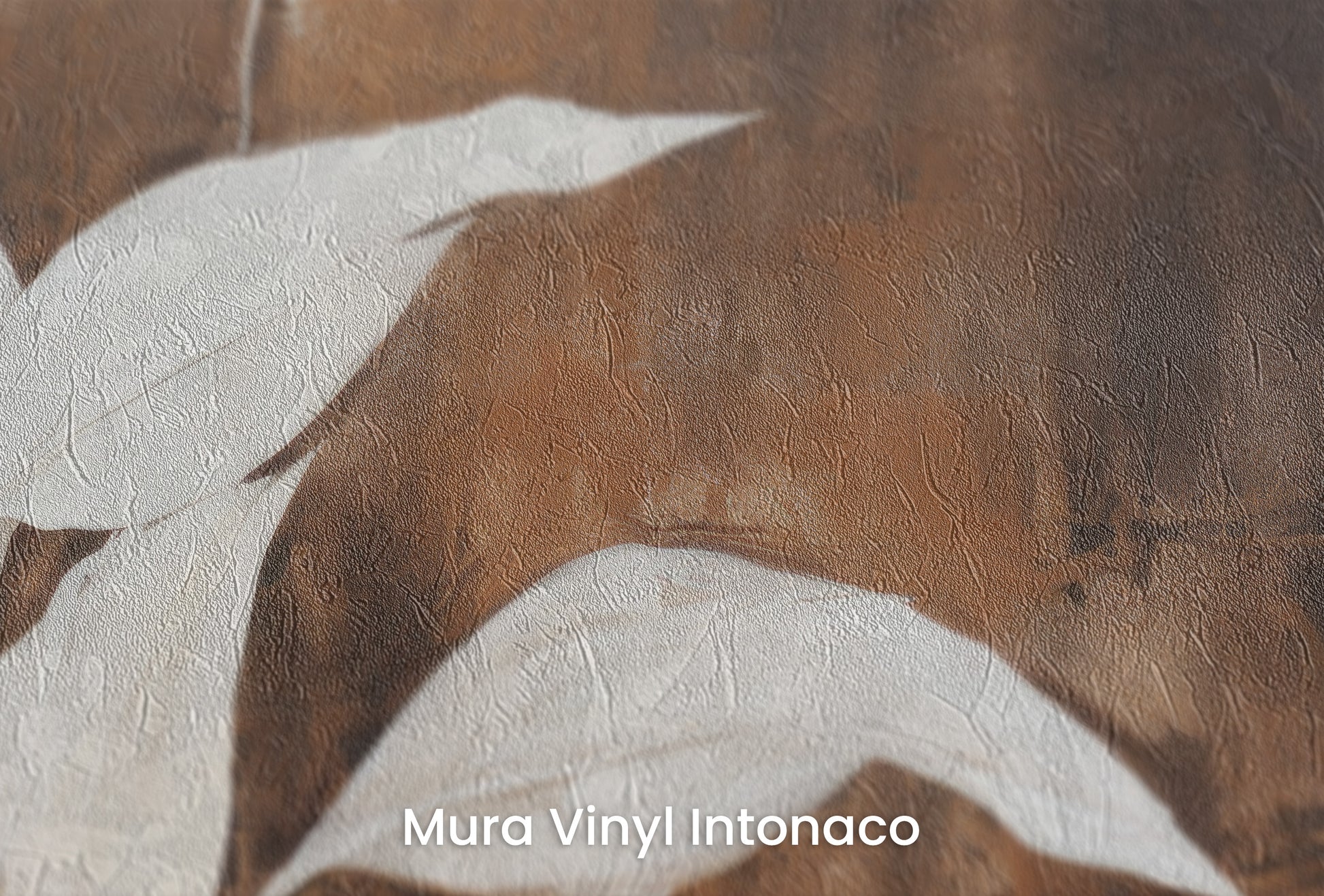 Zbliżenie na artystyczną fototapetę o nazwie Simplicity in Nature na podłożu Mura Vinyl Intonaco - struktura tartego tynku.