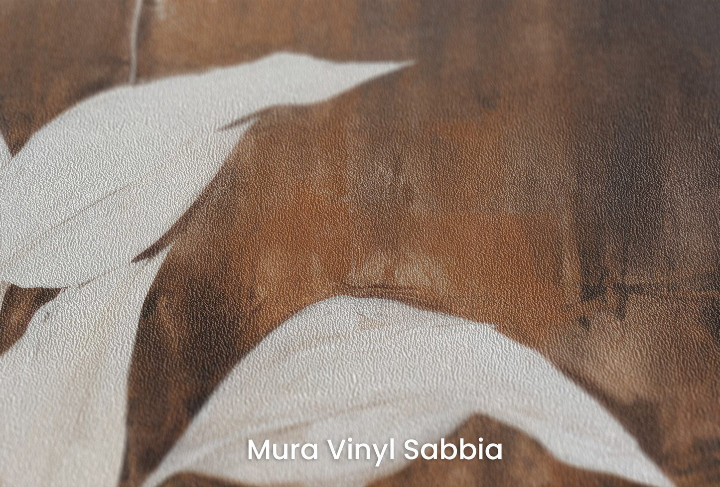 Zbliżenie na artystyczną fototapetę o nazwie Simplicity in Nature na podłożu Mura Vinyl Sabbia struktura grubego ziarna piasku.