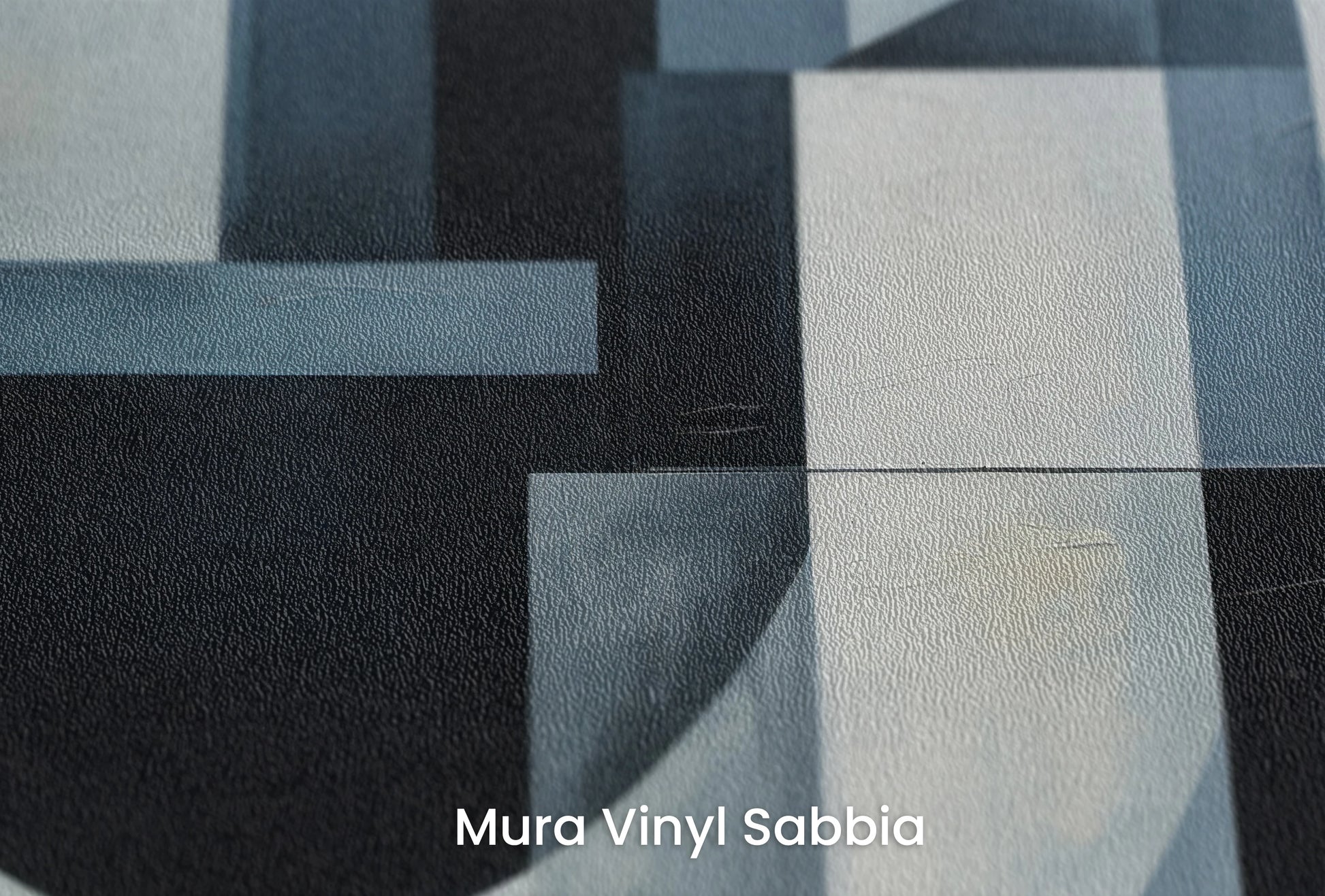 Zbliżenie na artystyczną fototapetę o nazwie Crescent Moon Geometry na podłożu Mura Vinyl Sabbia struktura grubego ziarna piasku.