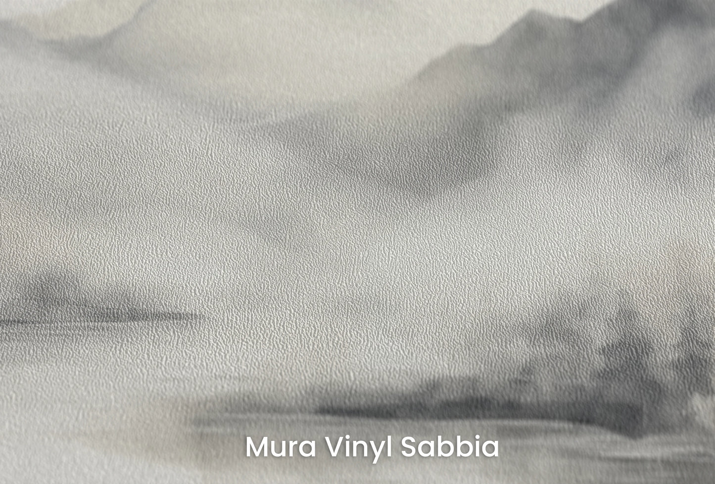 Zbliżenie na artystyczną fototapetę o nazwie Górski Poranek na podłożu Mura Vinyl Sabbia struktura grubego ziarna piasku.