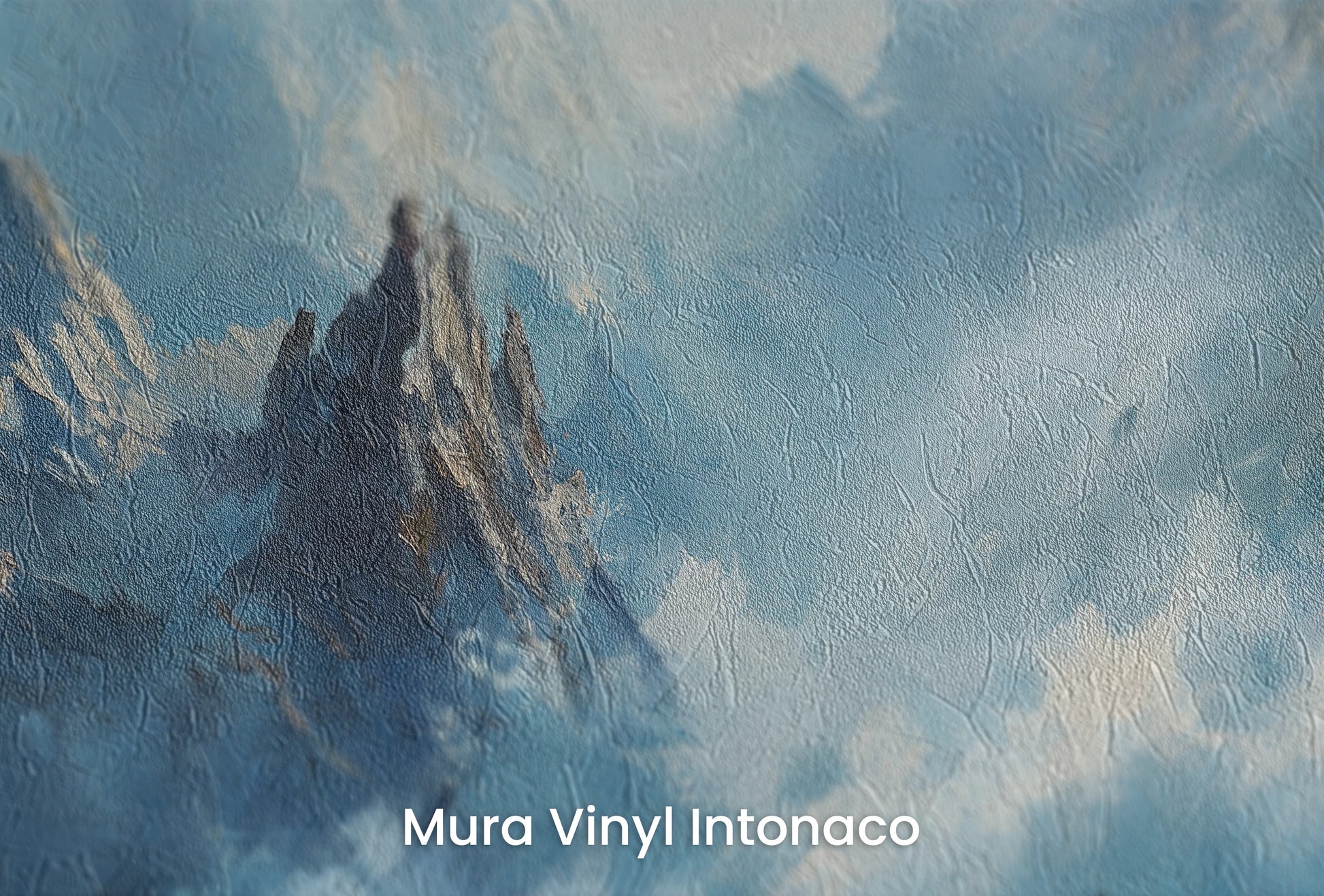 Zbliżenie na artystyczną fototapetę o nazwie Cerulean Mist na podłożu Mura Vinyl Intonaco - struktura tartego tynku.