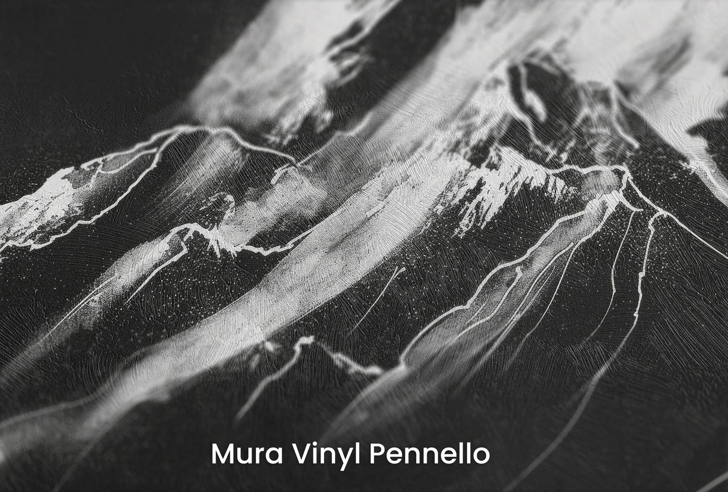 Zbliżenie na artystyczną fototapetę o nazwie Monochrome Majesty na podłożu Mura Vinyl Pennello - faktura pociągnięć pędzla malarskiego.