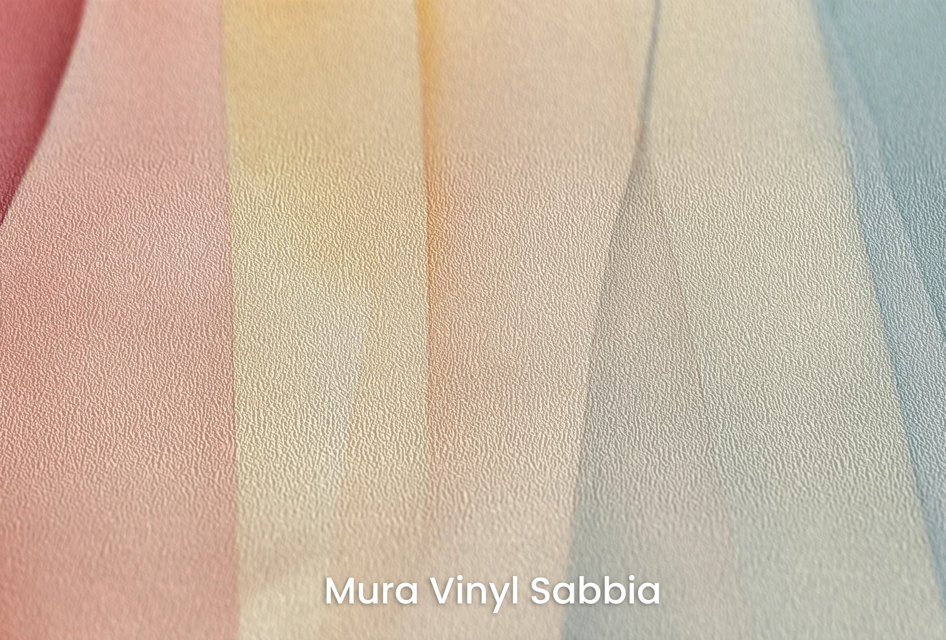 Zbliżenie na artystyczną fototapetę o nazwie Dreamy Pastel na podłożu Mura Vinyl Sabbia struktura grubego ziarna piasku.