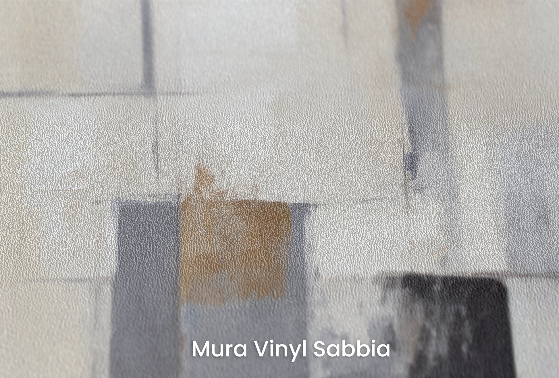 Zbliżenie na artystyczną fototapetę o nazwie Navy Accents na podłożu Mura Vinyl Sabbia struktura grubego ziarna piasku.