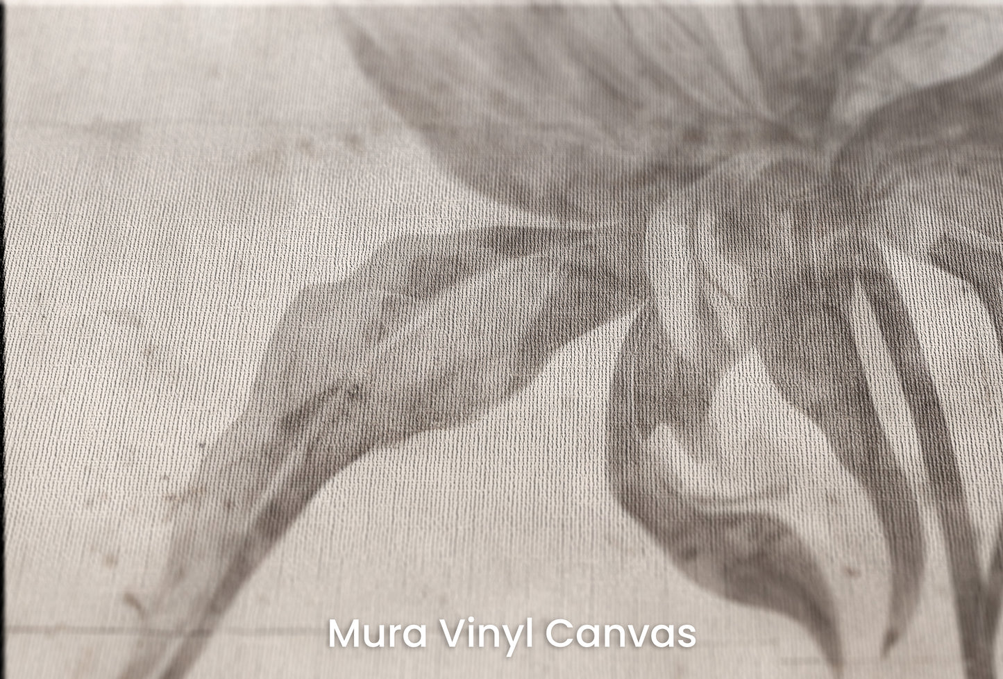 Zbliżenie na artystyczną fototapetę o nazwie ETHEREAL FLEUR na podłożu Mura Vinyl Canvas - faktura naturalnego płótna.