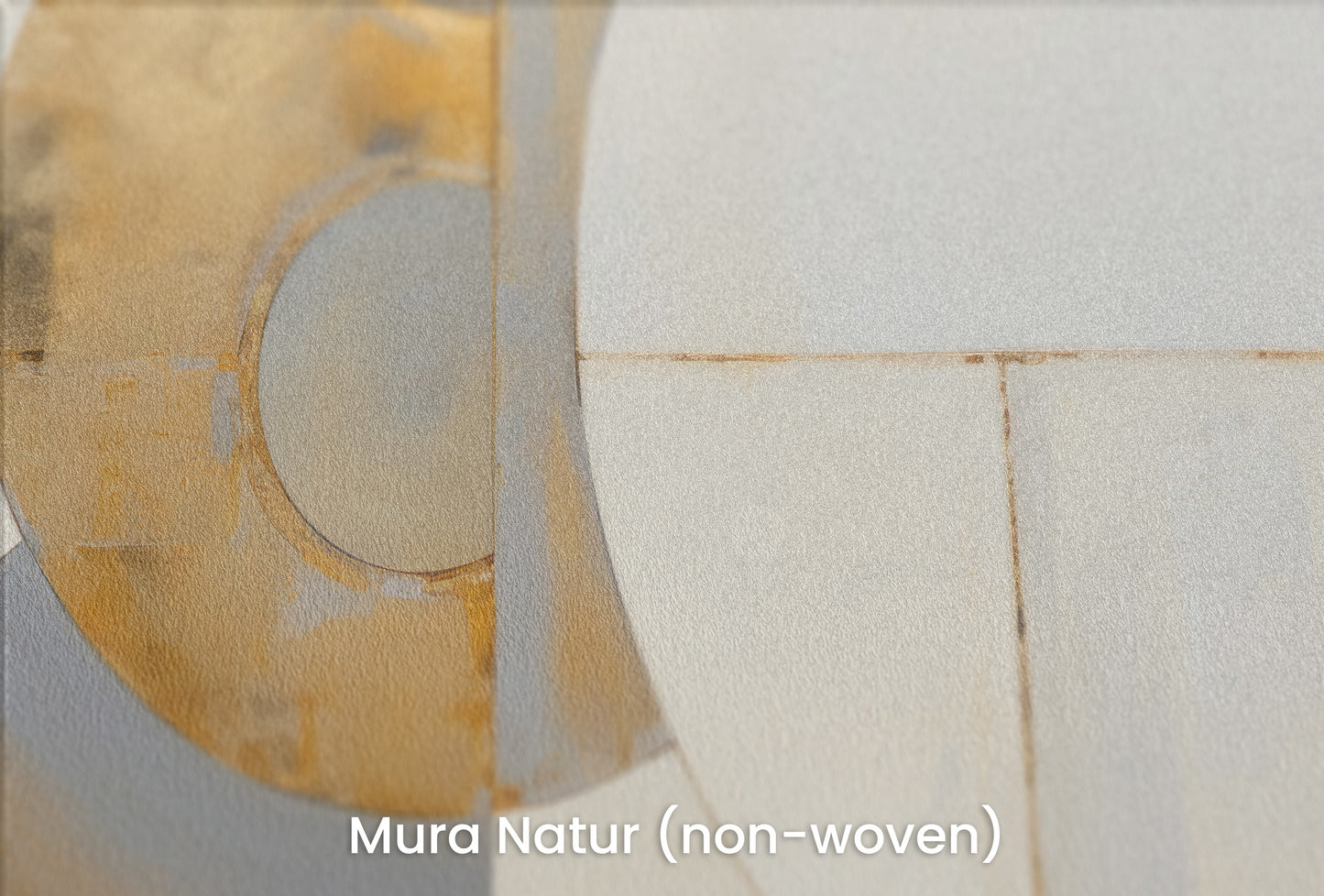 Zbliżenie na artystyczną fototapetę o nazwie CIRCULAR DIVINITY IN GOLD na podłożu Mura Natur (non-woven) - naturalne i ekologiczne podłoże.