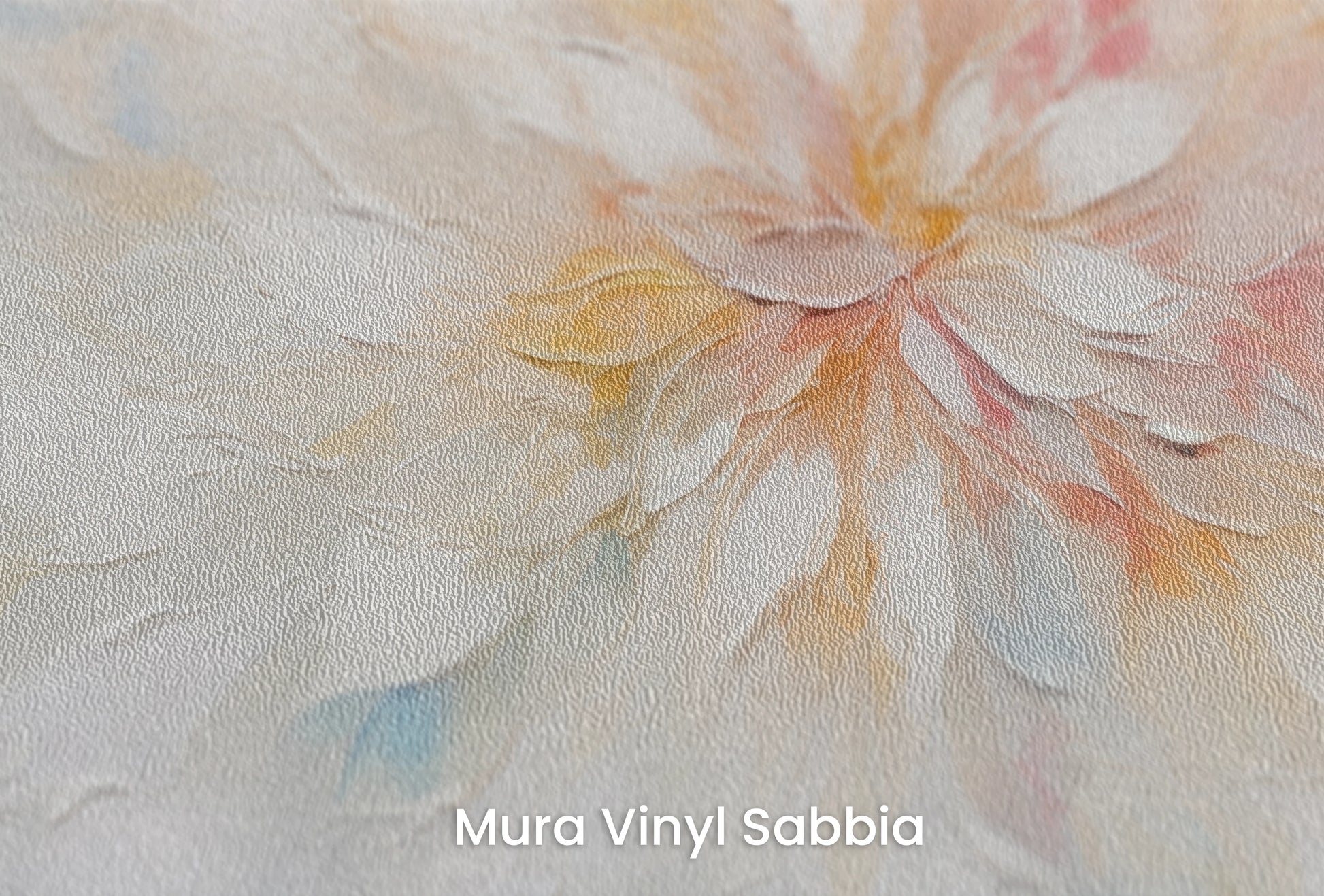 Zbliżenie na artystyczną fototapetę o nazwie Ethereal Blossom na podłożu Mura Vinyl Sabbia struktura grubego ziarna piasku.