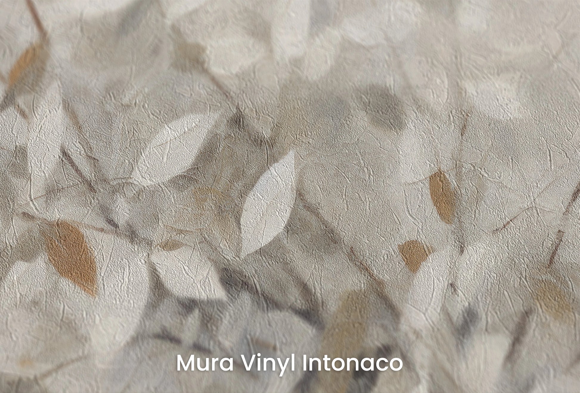 Zbliżenie na artystyczną fototapetę o nazwie Gentle Branches na podłożu Mura Vinyl Intonaco - struktura tartego tynku.