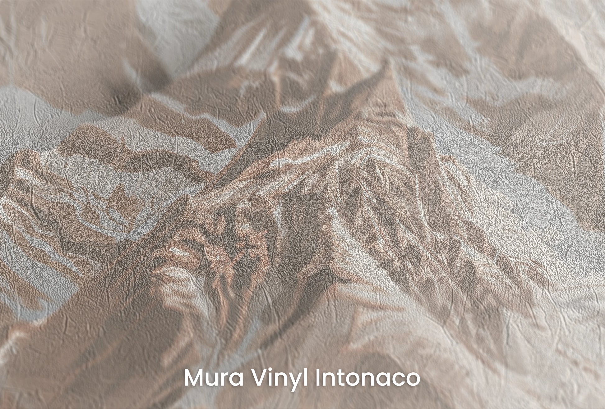 Zbliżenie na artystyczną fototapetę o nazwie Blue Mountain Majesty na podłożu Mura Vinyl Intonaco - struktura tartego tynku.