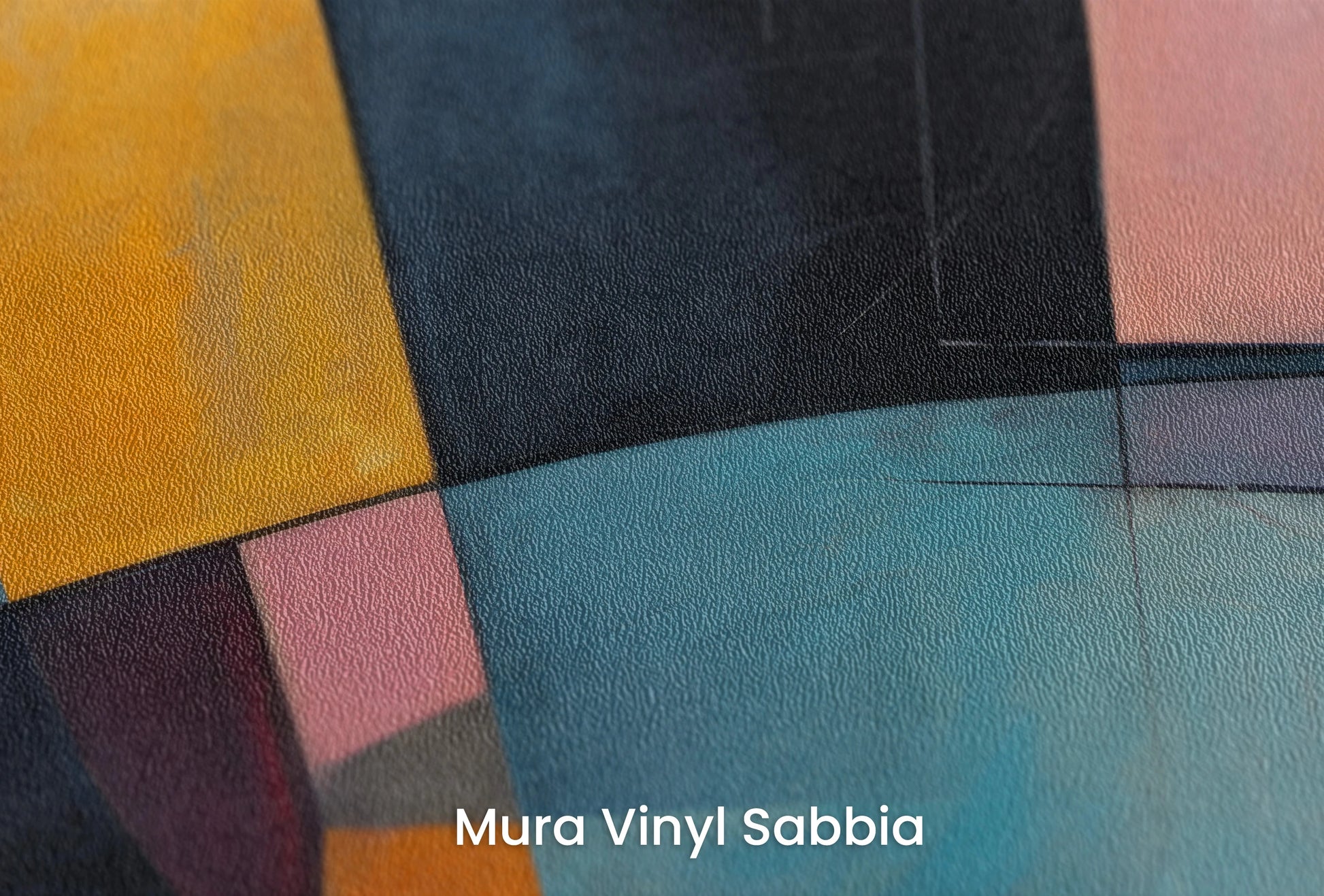 Zbliżenie na artystyczną fototapetę o nazwie Circular Geometry na podłożu Mura Vinyl Sabbia struktura grubego ziarna piasku.