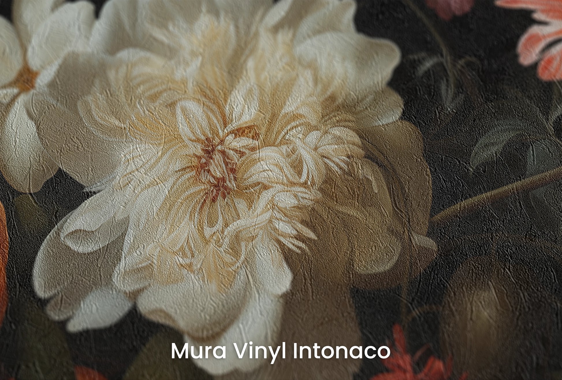 Zbliżenie na artystyczną fototapetę o nazwie Baroque Flower Scene na podłożu Mura Vinyl Intonaco - struktura tartego tynku.