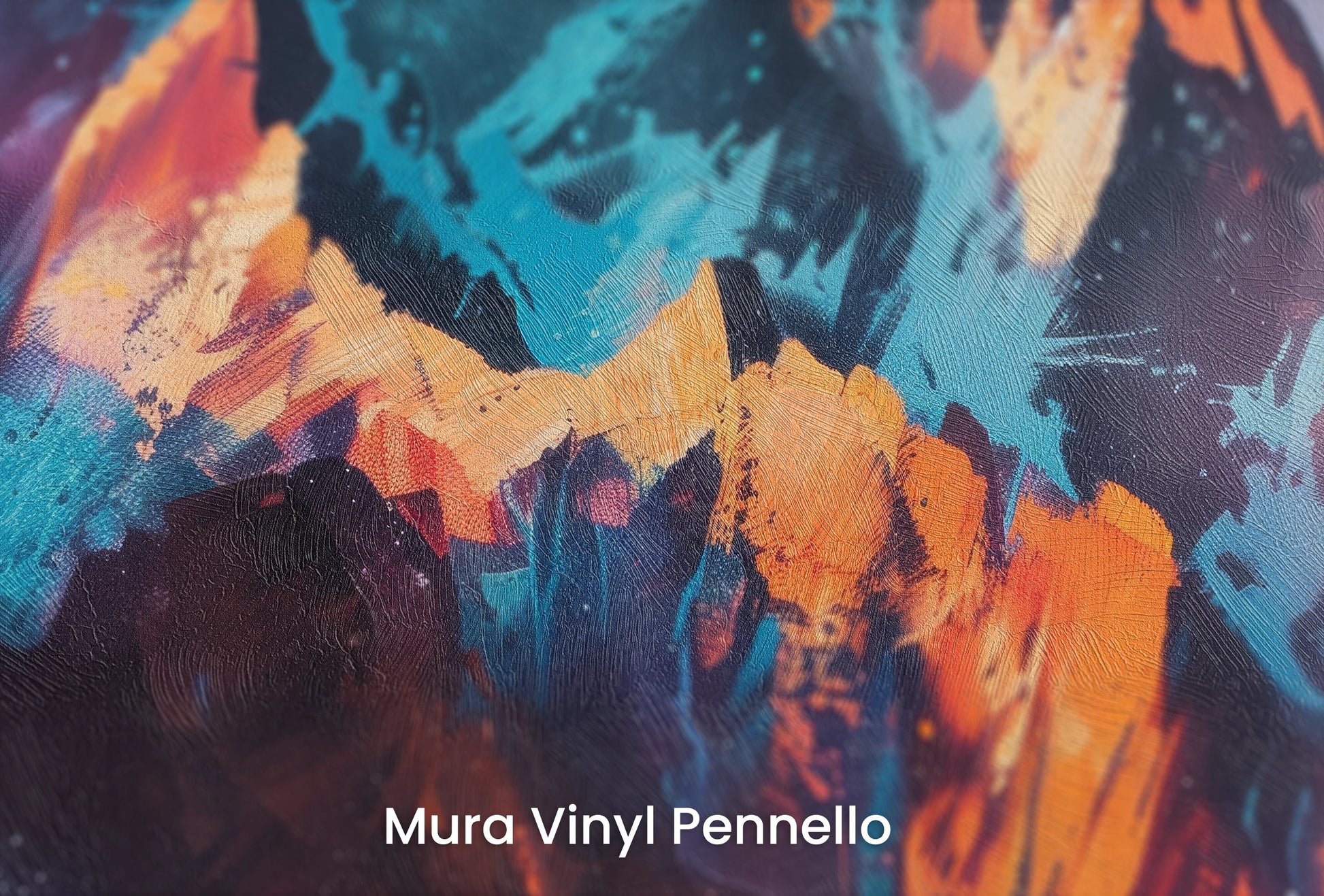 Zbliżenie na artystyczną fototapetę o nazwie Vivid Summit na podłożu Mura Vinyl Pennello - faktura pociągnięć pędzla malarskiego.