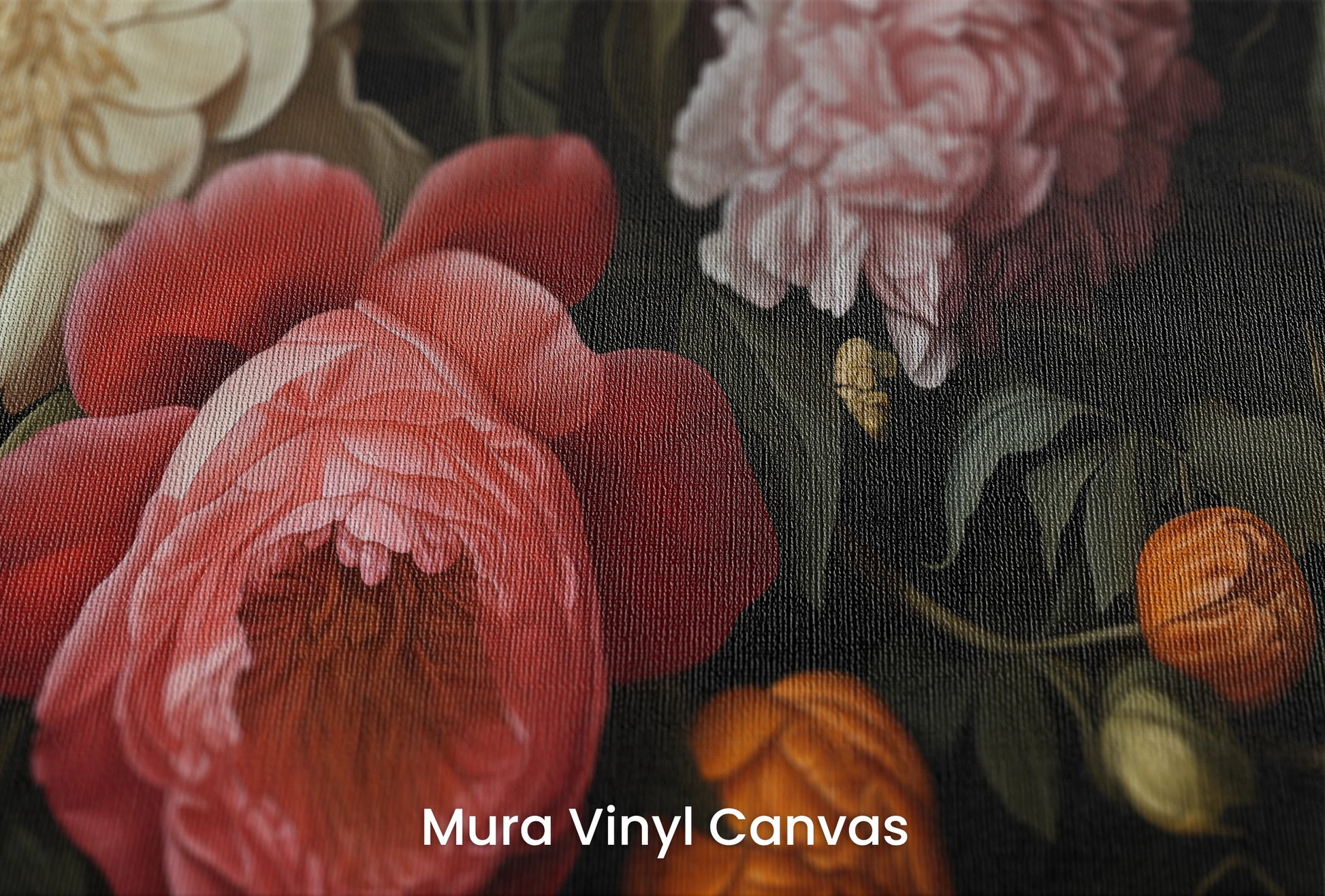 Zbliżenie na artystyczną fototapetę o nazwie Dutch Floral Classic na podłożu Mura Vinyl Canvas - faktura naturalnego płótna.