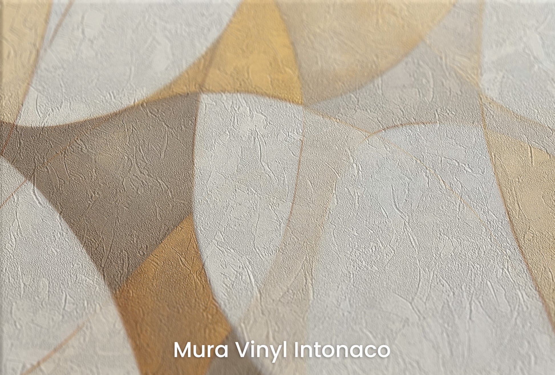Zbliżenie na artystyczną fototapetę o nazwie GOLDEN VORTEX MOSAIC na podłożu Mura Vinyl Intonaco - struktura tartego tynku.