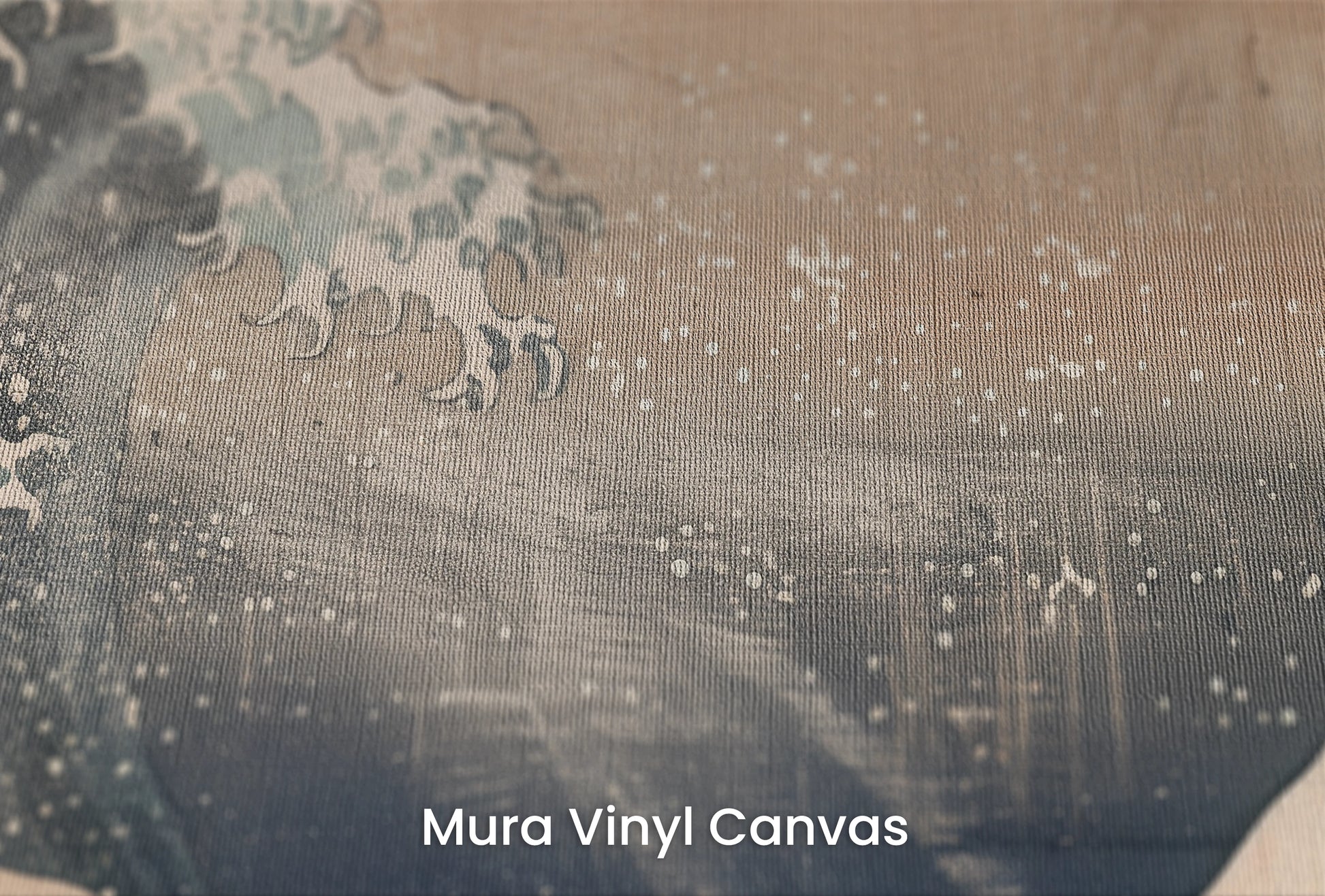 Zbliżenie na artystyczną fototapetę o nazwie Majestic Wave na podłożu Mura Vinyl Canvas - faktura naturalnego płótna.