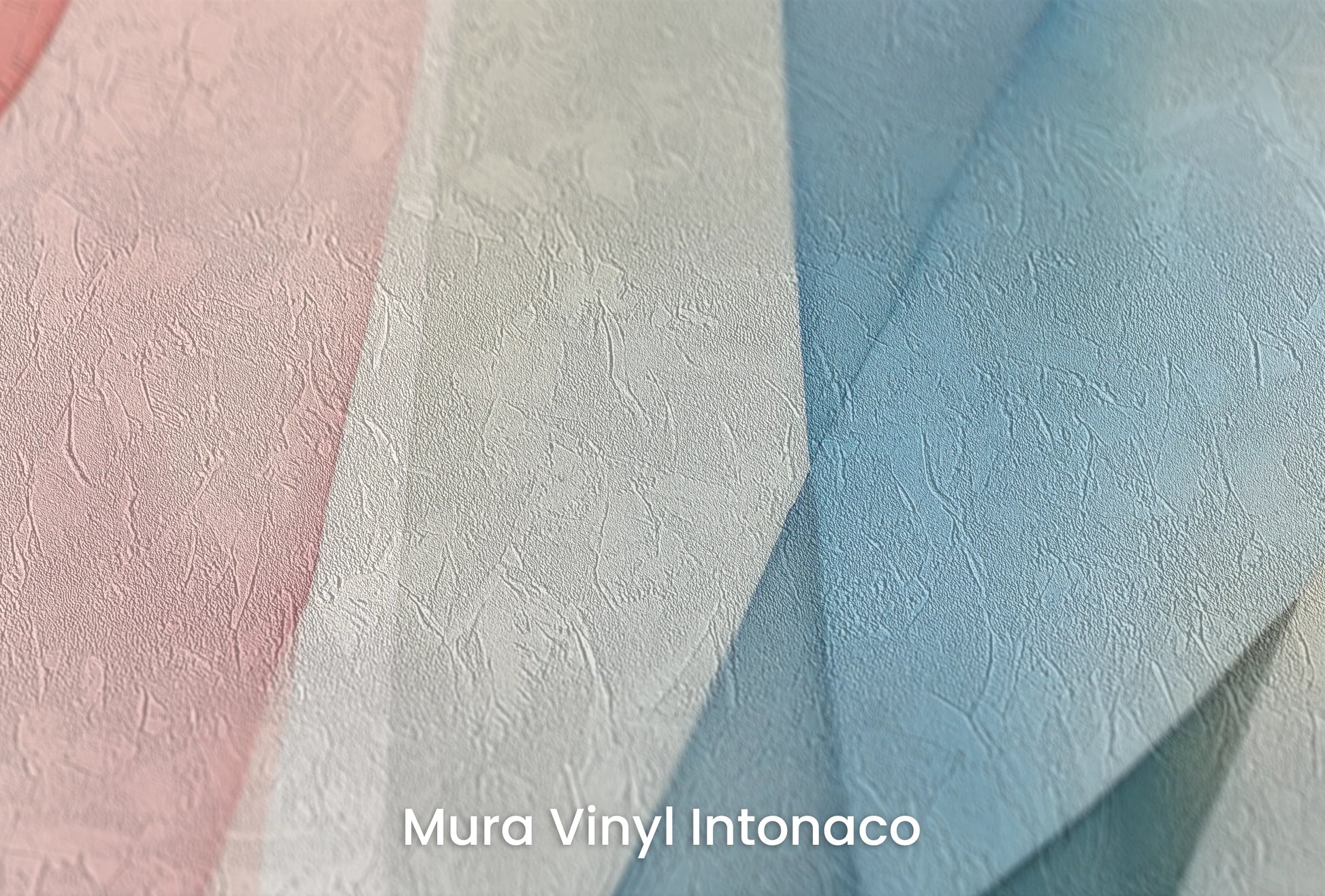 Zbliżenie na artystyczną fototapetę o nazwie Blush Geometry na podłożu Mura Vinyl Intonaco - struktura tartego tynku.