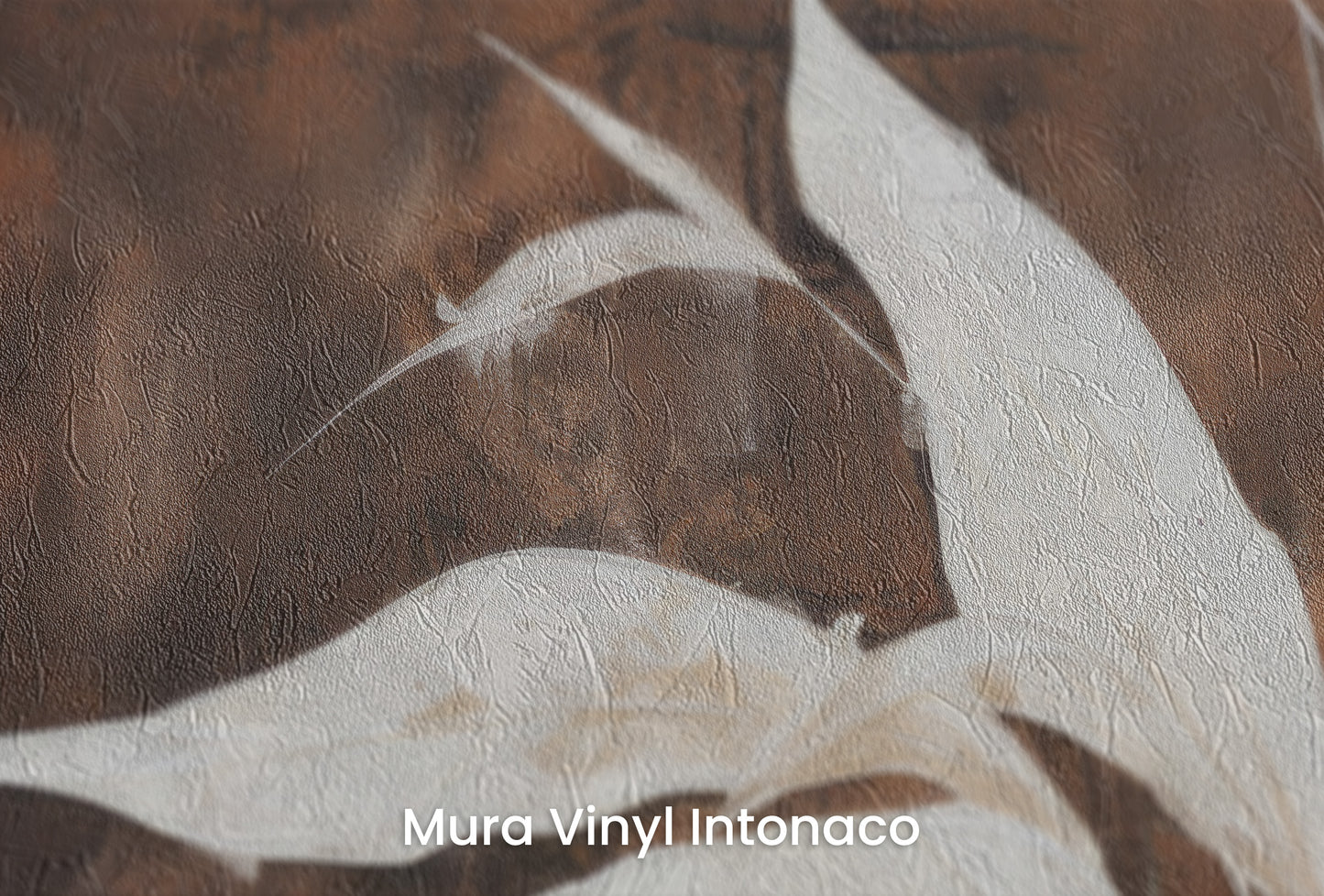 Zbliżenie na artystyczną fototapetę o nazwie Whispers of Fall na podłożu Mura Vinyl Intonaco - struktura tartego tynku.