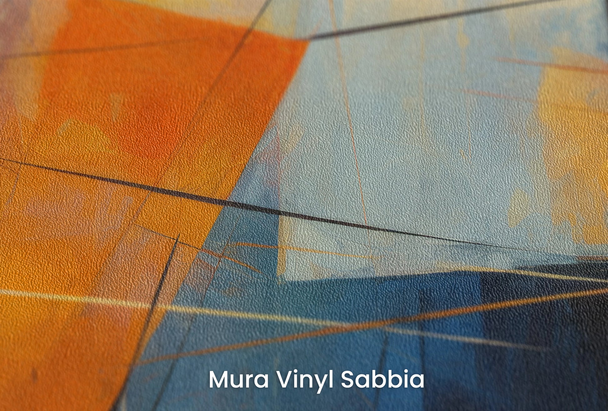 Zbliżenie na artystyczną fototapetę o nazwie Triangular Harmony #2 na podłożu Mura Vinyl Sabbia struktura grubego ziarna piasku.
