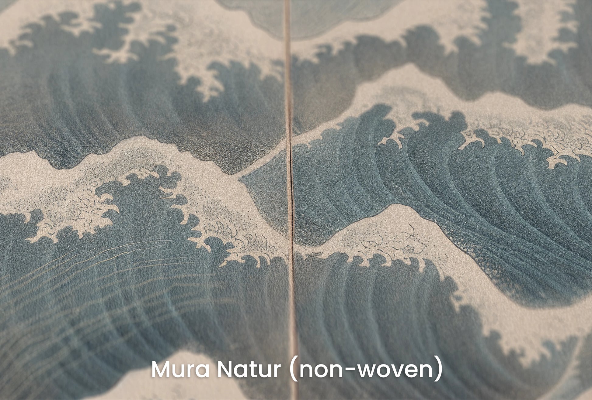 Zbliżenie na artystyczną fototapetę o nazwie Blue Crest na podłożu Mura Natur (non-woven) - naturalne i ekologiczne podłoże.