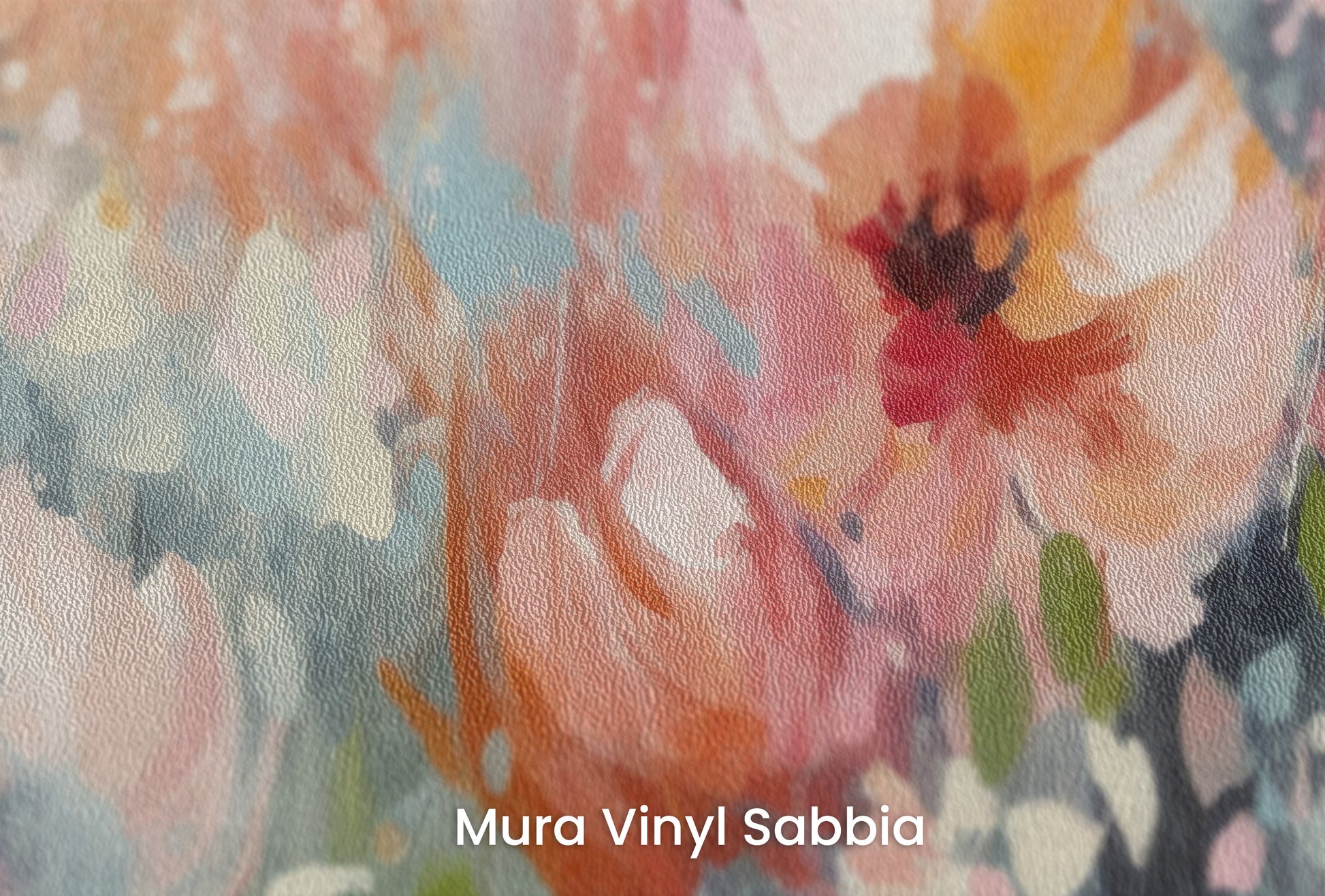 Zbliżenie na artystyczną fototapetę o nazwie Soft Petal Whispers na podłożu Mura Vinyl Sabbia struktura grubego ziarna piasku.