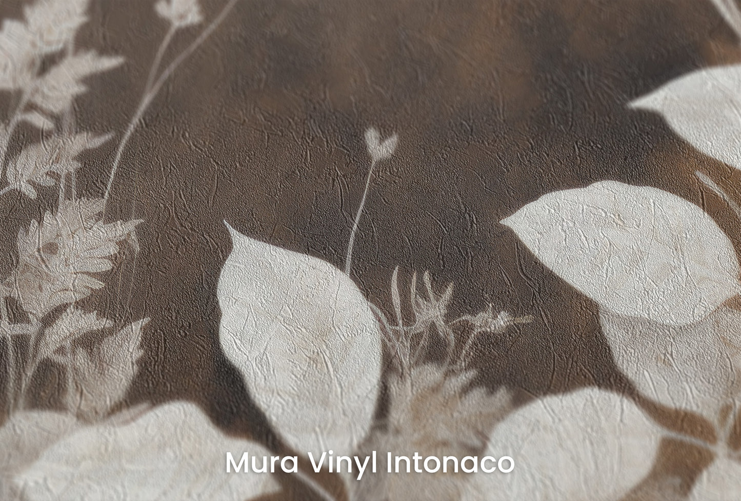 Zbliżenie na artystyczną fototapetę o nazwie Whispering Leaves #4 na podłożu Mura Vinyl Intonaco - struktura tartego tynku.