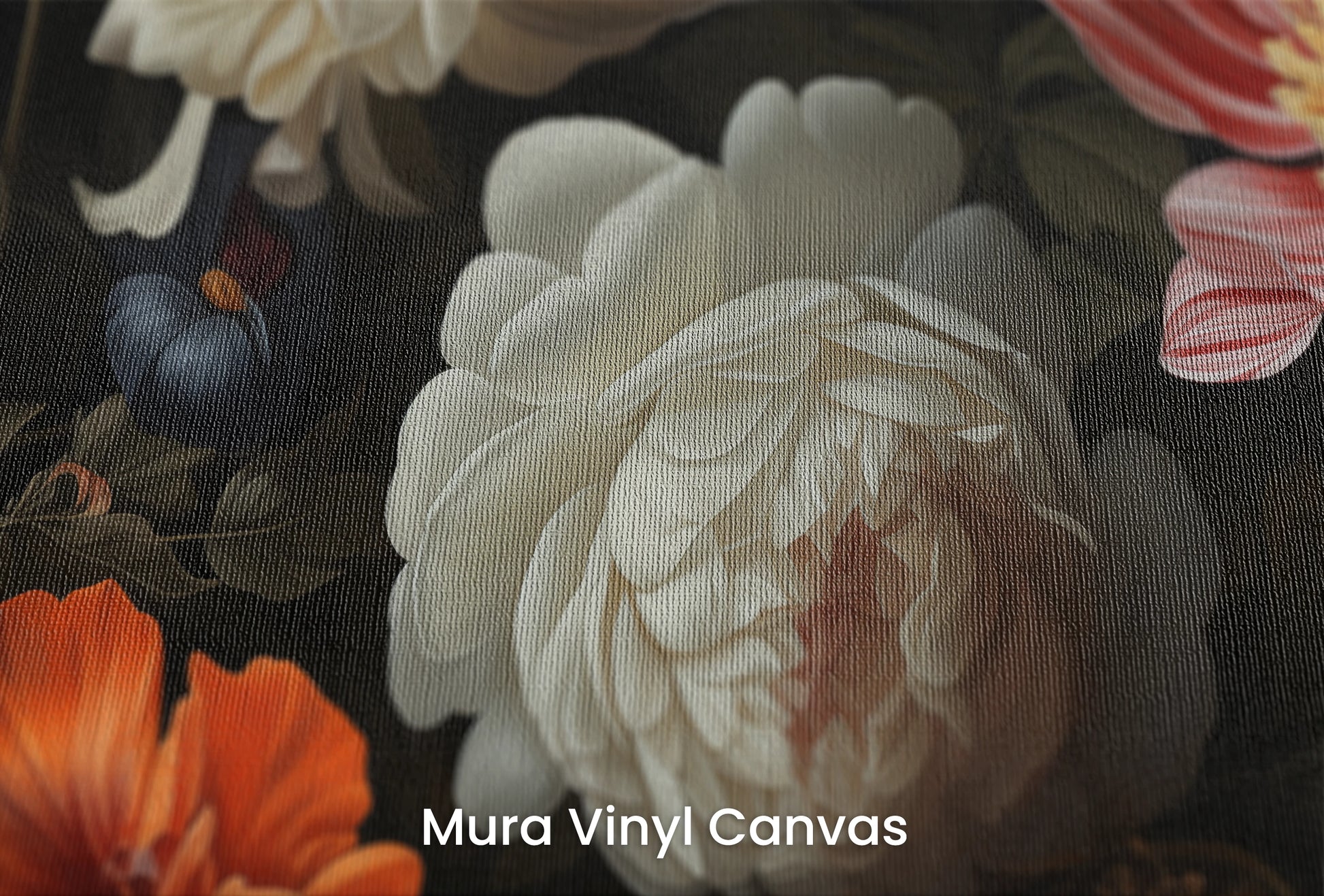 Zbliżenie na artystyczną fototapetę o nazwie Dutch Floral Masterpiece na podłożu Mura Vinyl Canvas - faktura naturalnego płótna.