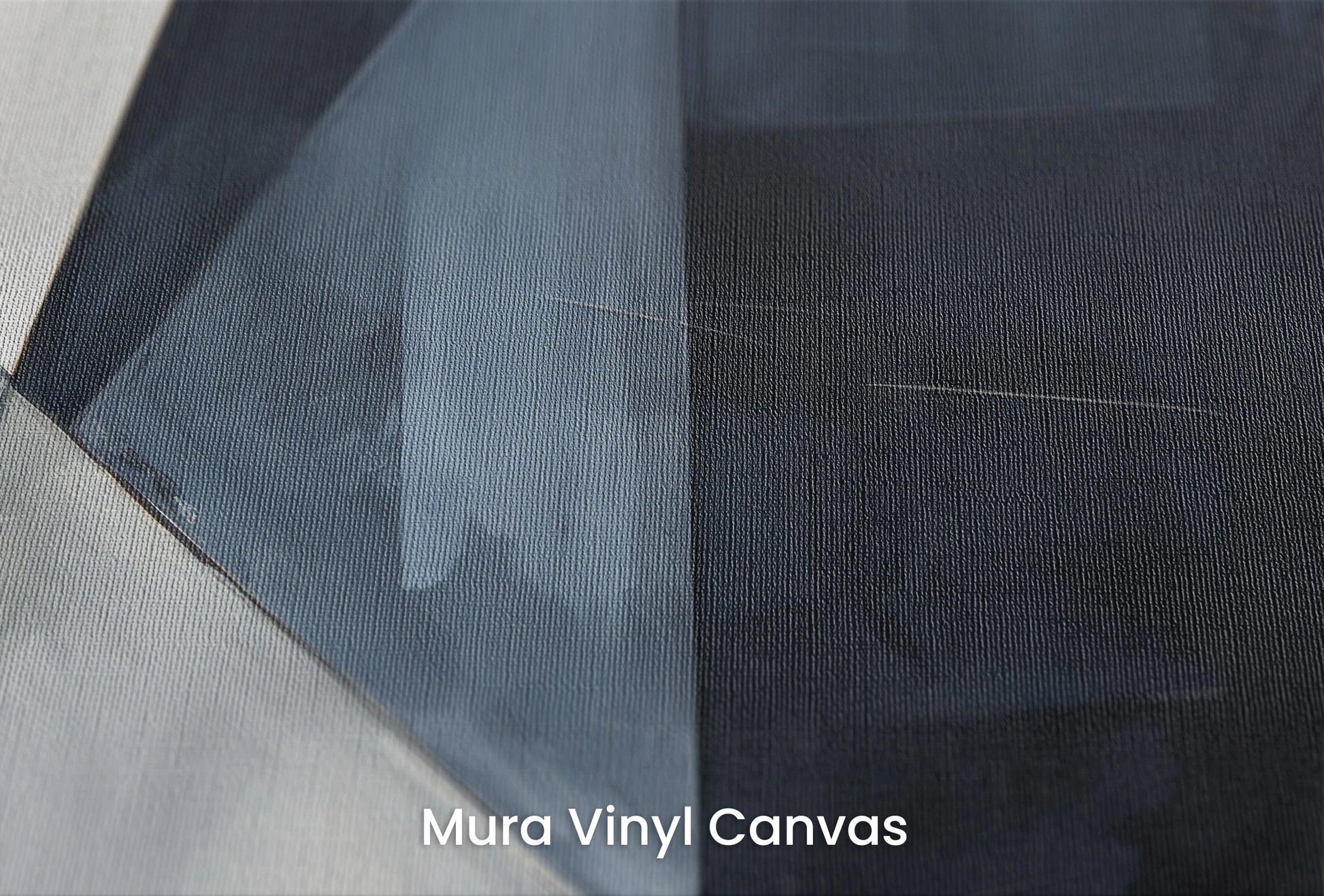 Zbliżenie na artystyczną fototapetę o nazwie Monochrome Motion na podłożu Mura Vinyl Canvas - faktura naturalnego płótna.