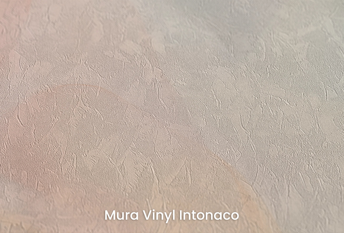 Zbliżenie na artystyczną fototapetę o nazwie Pastel Peaks na podłożu Mura Vinyl Intonaco - struktura tartego tynku.