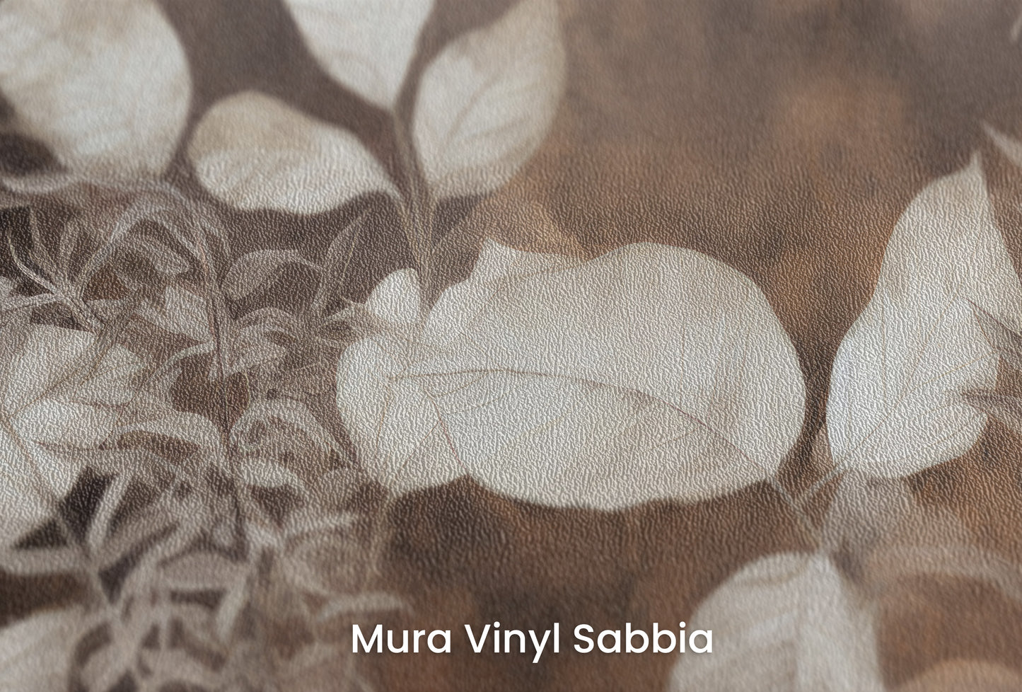 Zbliżenie na artystyczną fototapetę o nazwie Botanical Elegance #2 na podłożu Mura Vinyl Sabbia struktura grubego ziarna piasku.