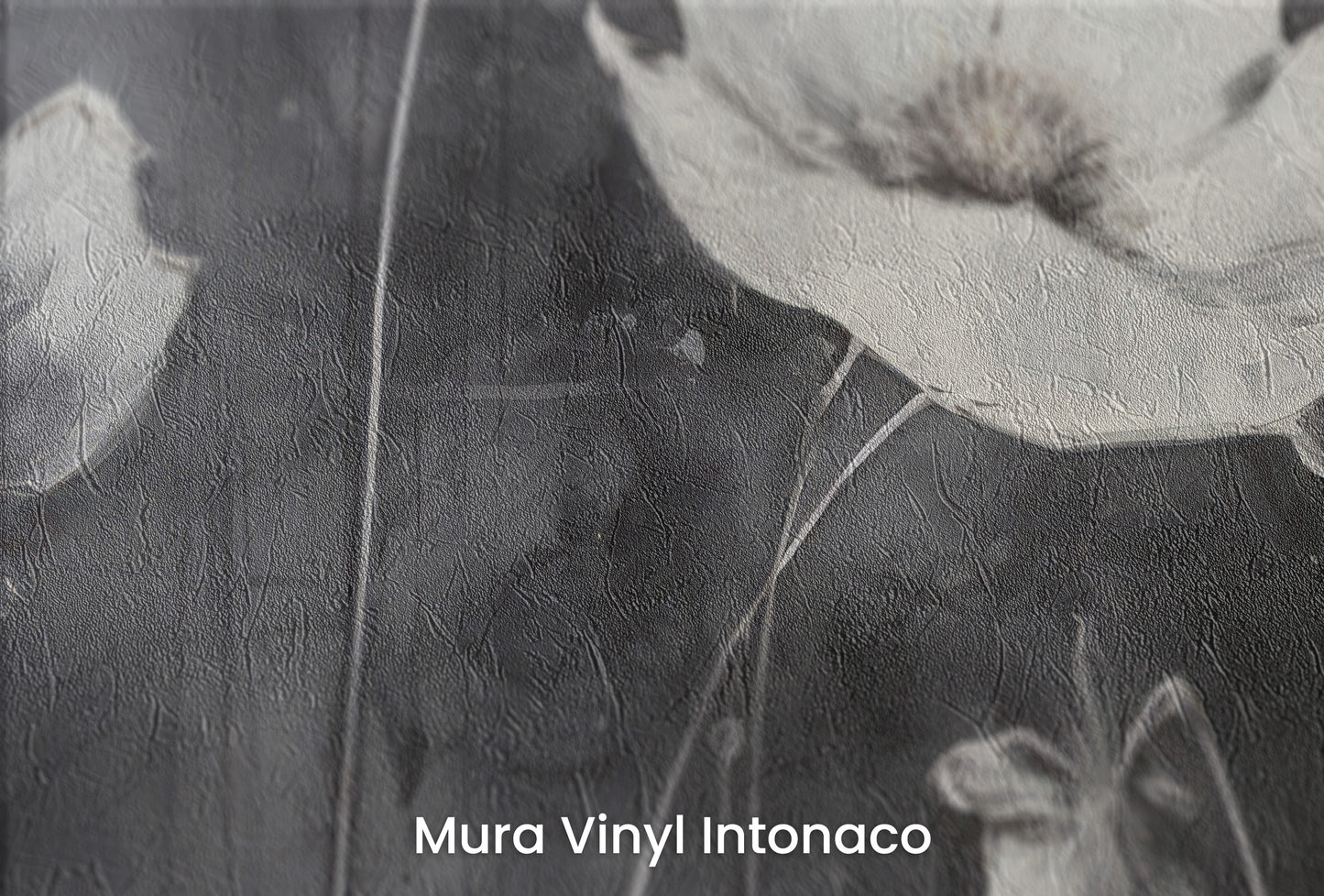 Zbliżenie na artystyczną fototapetę o nazwie GOTHIC GARDEN na podłożu Mura Vinyl Intonaco - struktura tartego tynku.