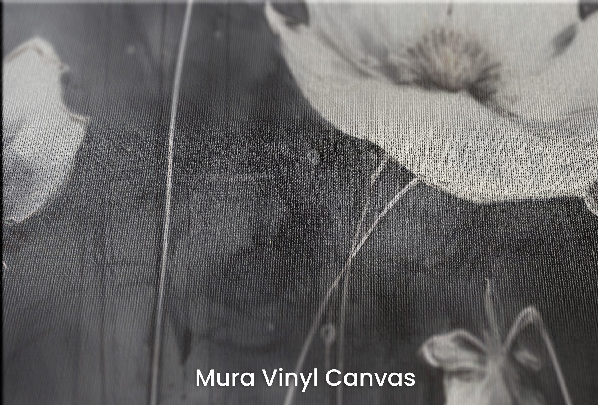Zbliżenie na artystyczną fototapetę o nazwie GOTHIC GARDEN na podłożu Mura Vinyl Canvas - faktura naturalnego płótna.