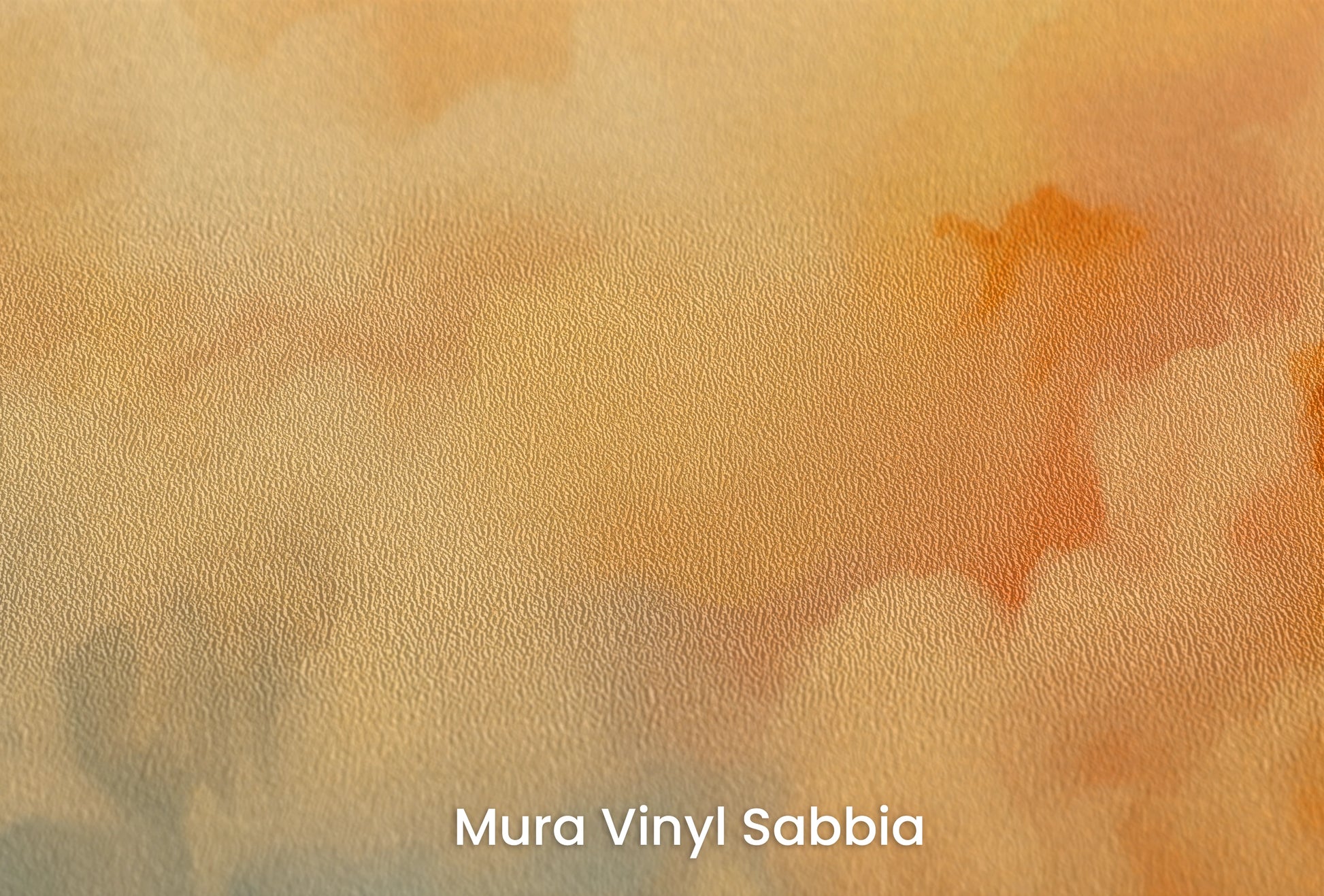 Zbliżenie na artystyczną fototapetę o nazwie Sunset Mirage na podłożu Mura Vinyl Sabbia struktura grubego ziarna piasku.