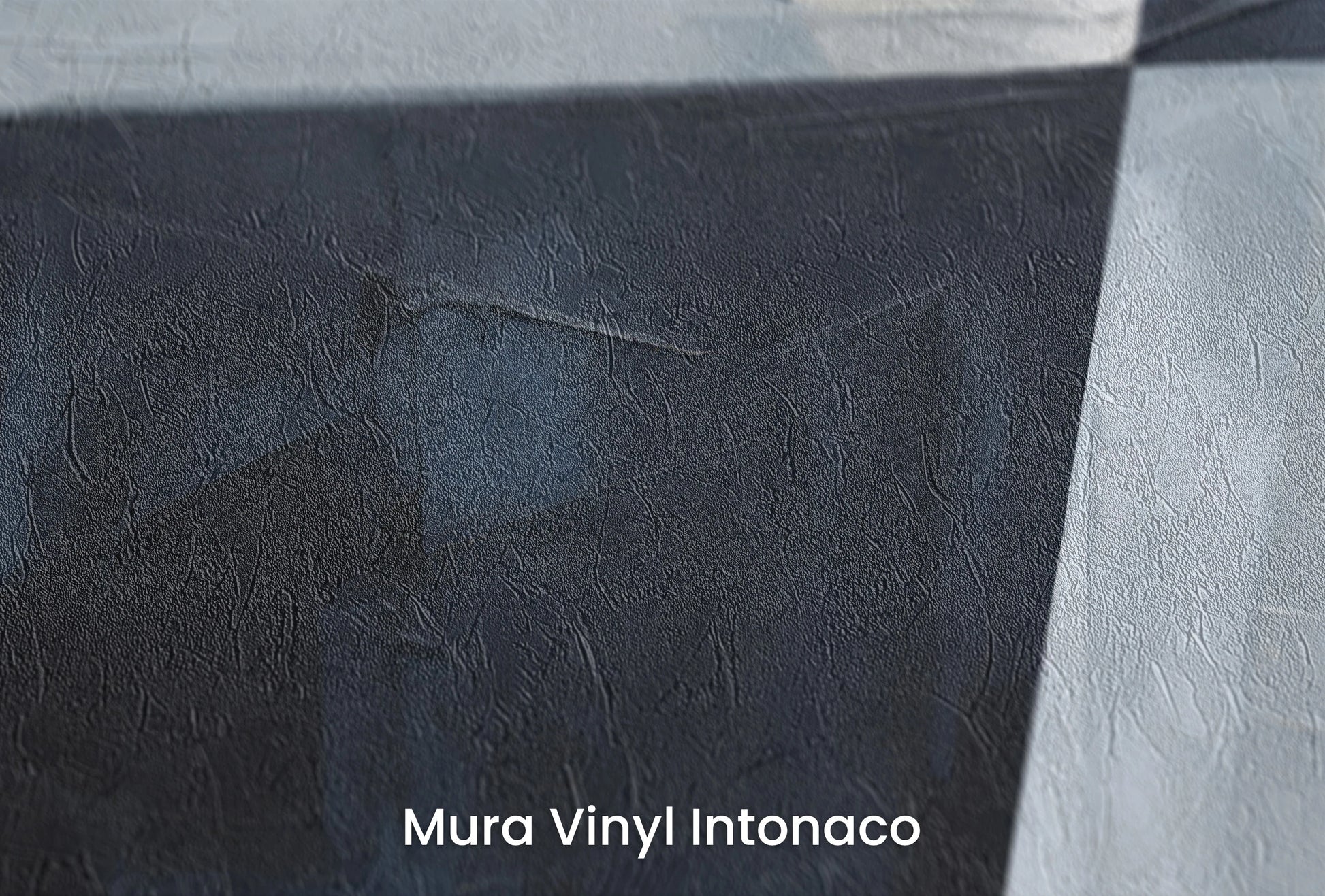 Zbliżenie na artystyczną fototapetę o nazwie Geometric Shadows #2 na podłożu Mura Vinyl Intonaco - struktura tartego tynku.