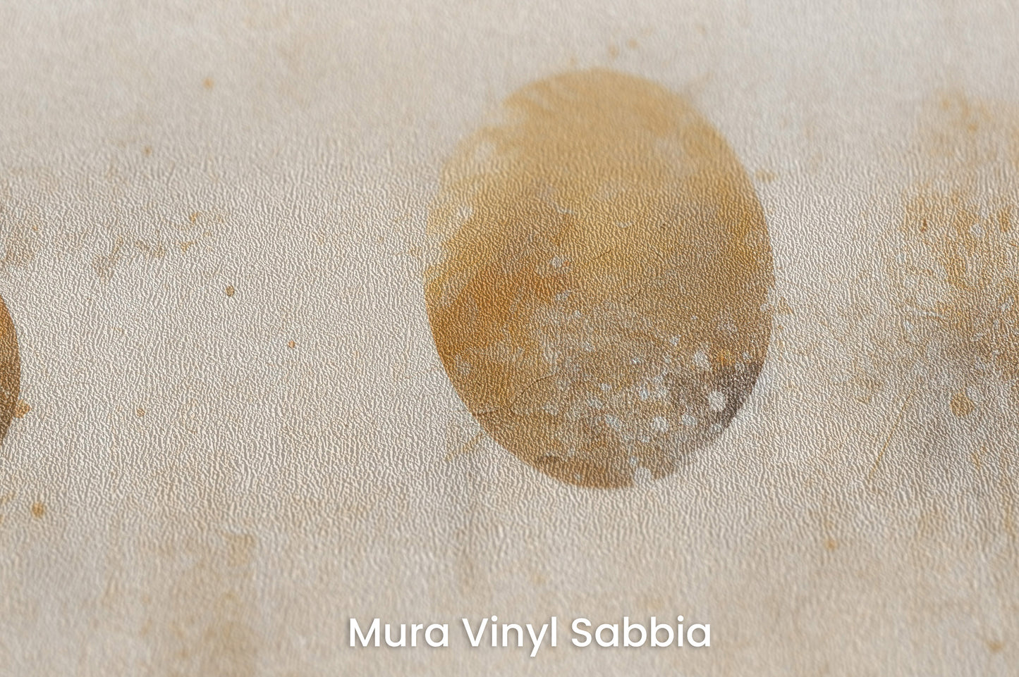 Zbliżenie na artystyczną fototapetę o nazwie AURUM DUST ECLIPSE na podłożu Mura Vinyl Sabbia struktura grubego ziarna piasku.