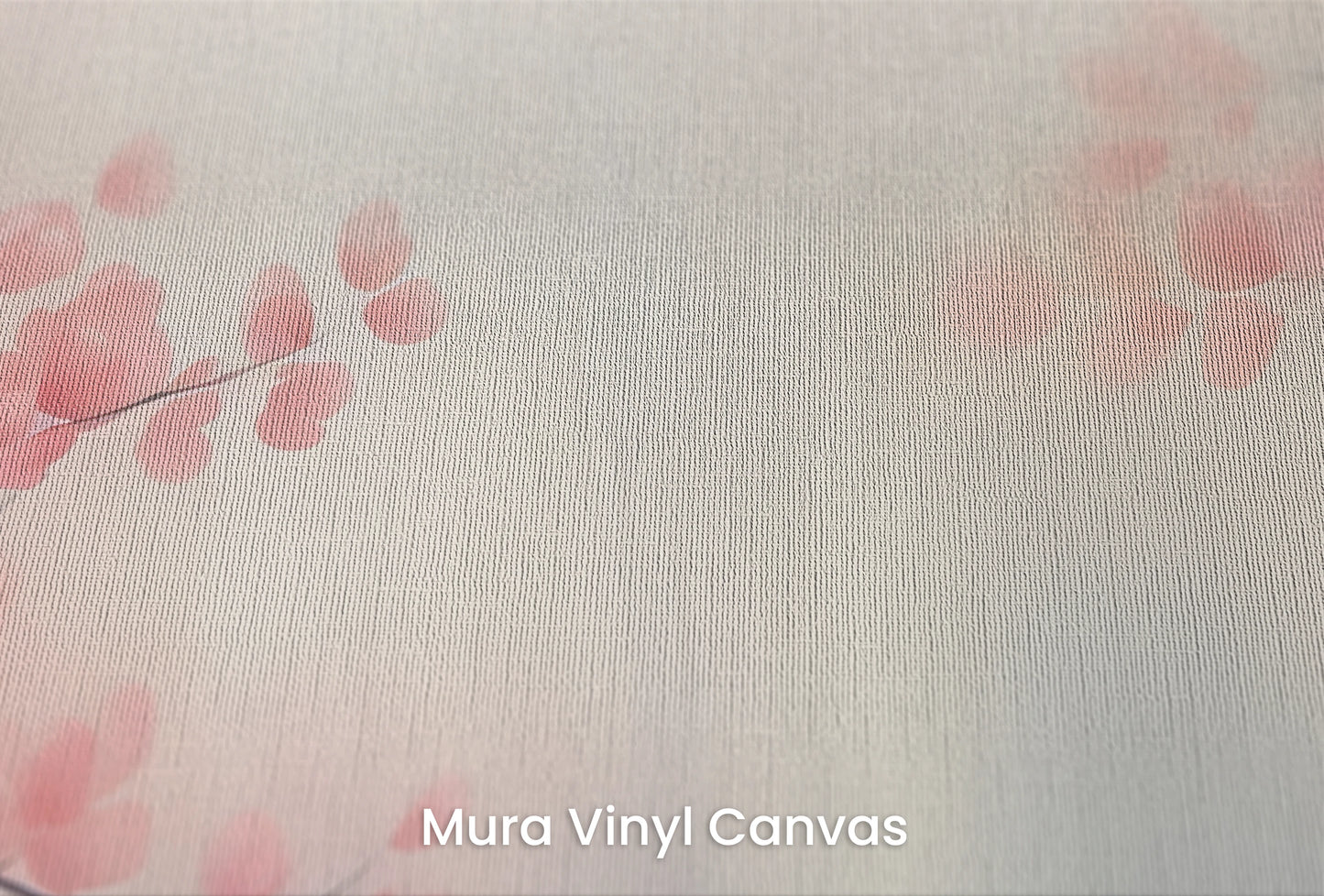 Zbliżenie na artystyczną fototapetę o nazwie Warm Embrace na podłożu Mura Vinyl Canvas - faktura naturalnego płótna.