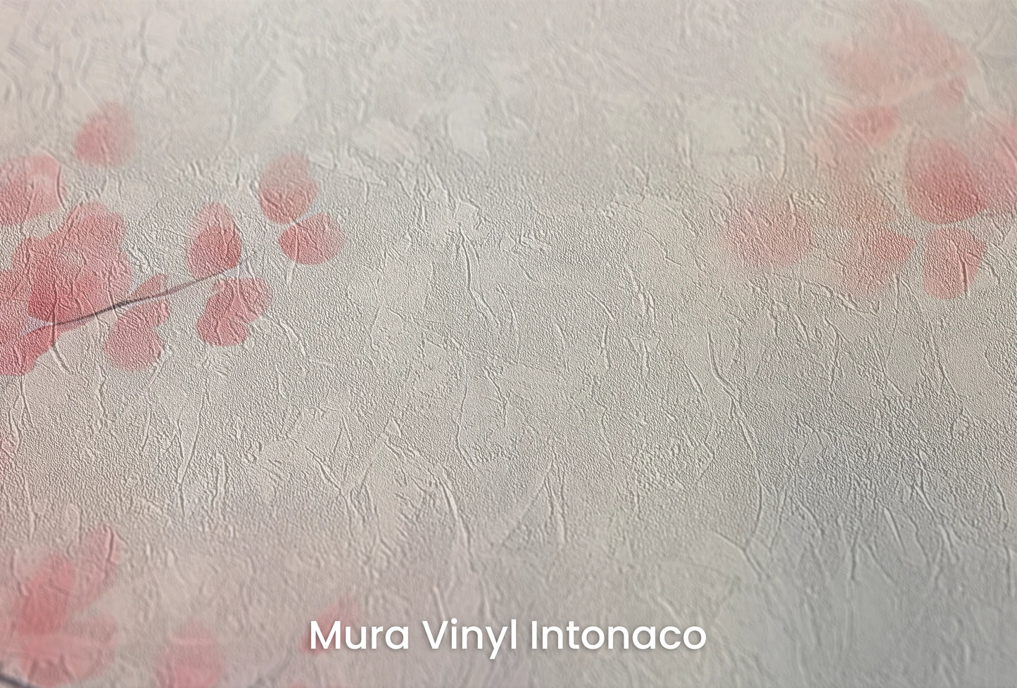 Zbliżenie na artystyczną fototapetę o nazwie Warm Embrace na podłożu Mura Vinyl Intonaco - struktura tartego tynku.