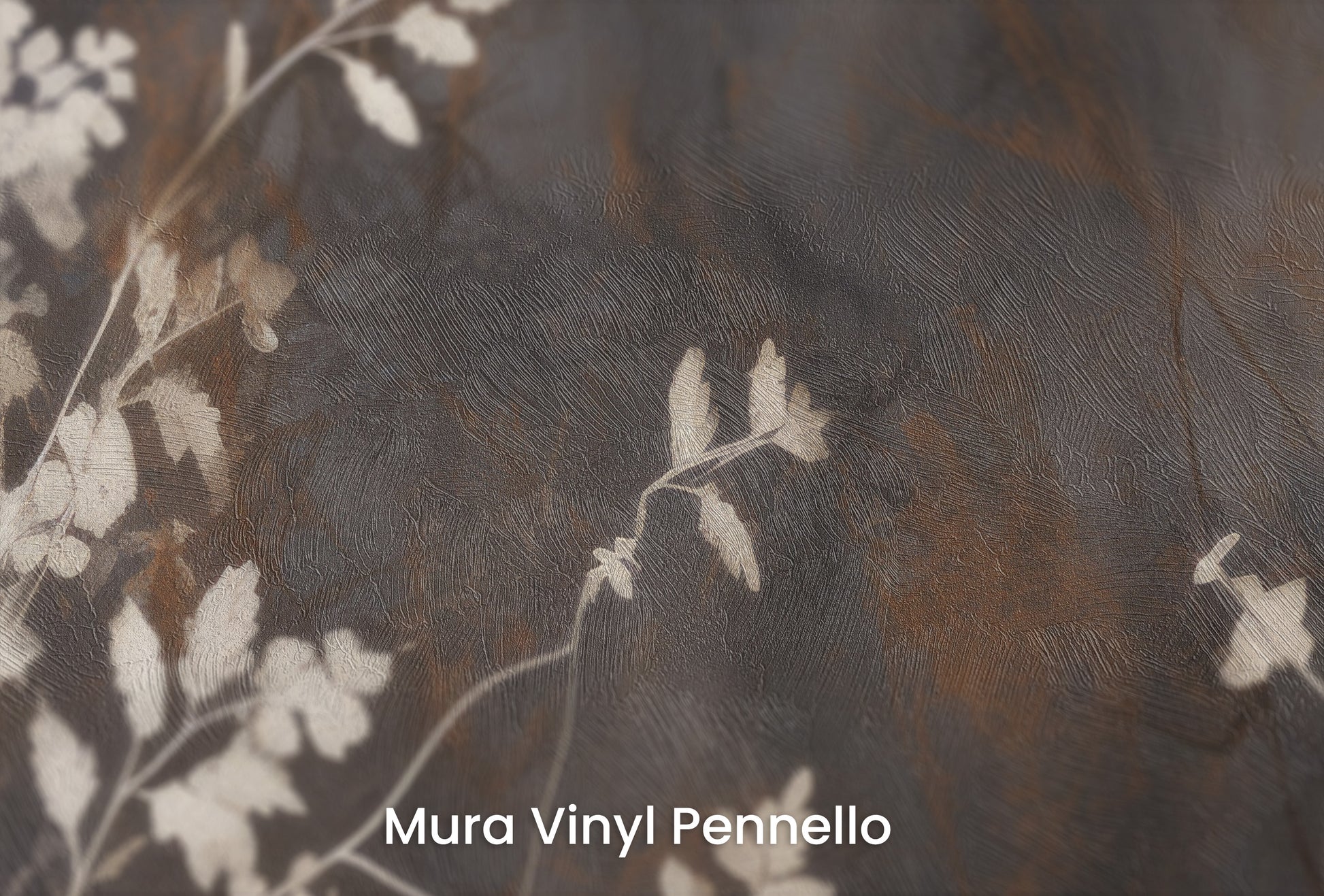 Zbliżenie na artystyczną fototapetę o nazwie Elegant Shadow Flora na podłożu Mura Vinyl Pennello - faktura pociągnięć pędzla malarskiego.
