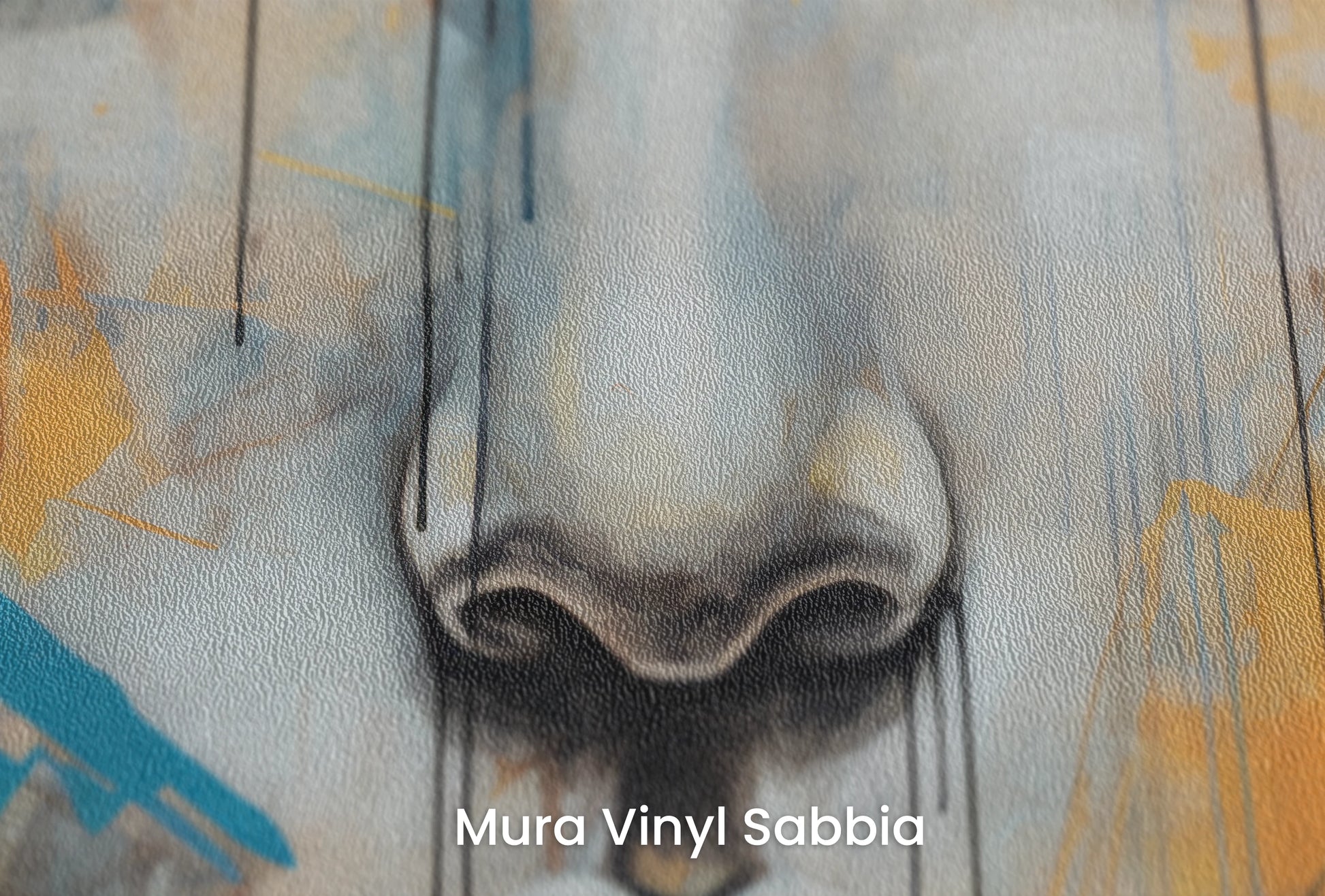 Zbliżenie na artystyczną fototapetę o nazwie Gaze of Times na podłożu Mura Vinyl Sabbia struktura grubego ziarna piasku.