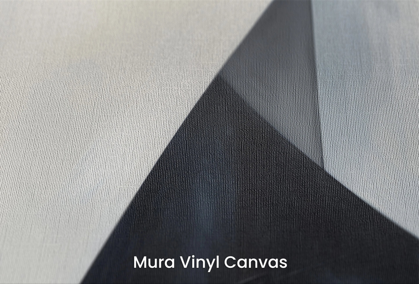 Zbliżenie na artystyczną fototapetę o nazwie Monochrome Triangle na podłożu Mura Vinyl Canvas - faktura naturalnego płótna.