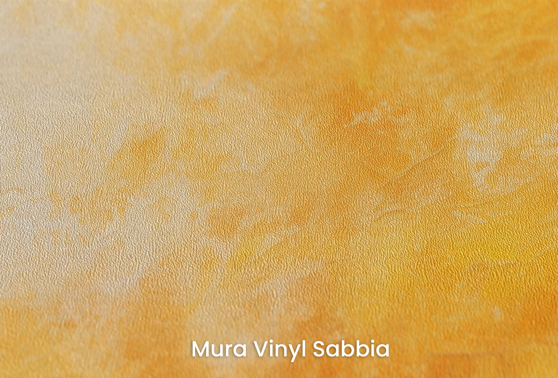 Zbliżenie na artystyczną fototapetę o nazwie Golden Blaze na podłożu Mura Vinyl Sabbia struktura grubego ziarna piasku.